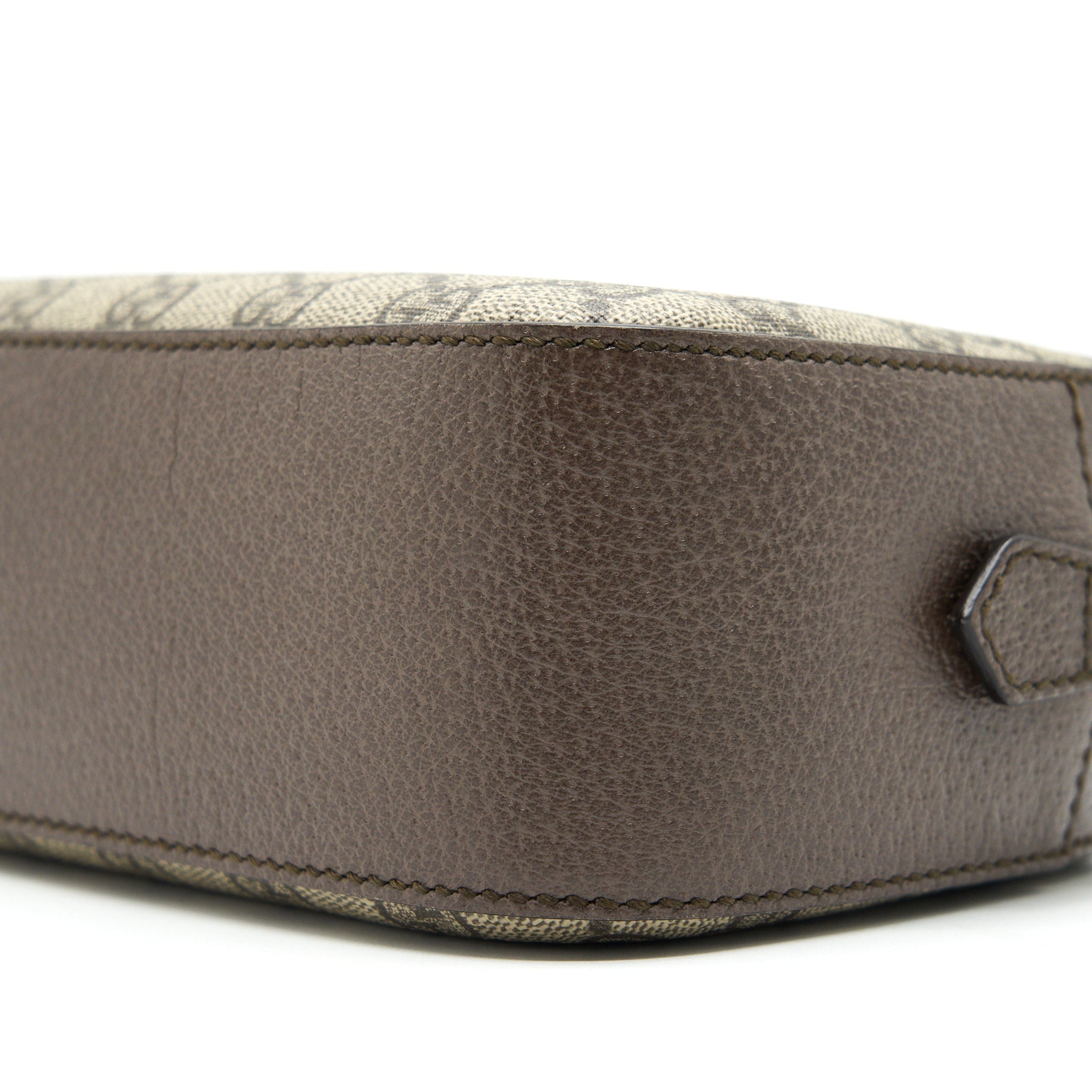 gucci-gg-supreme-crossbody-bag-brown