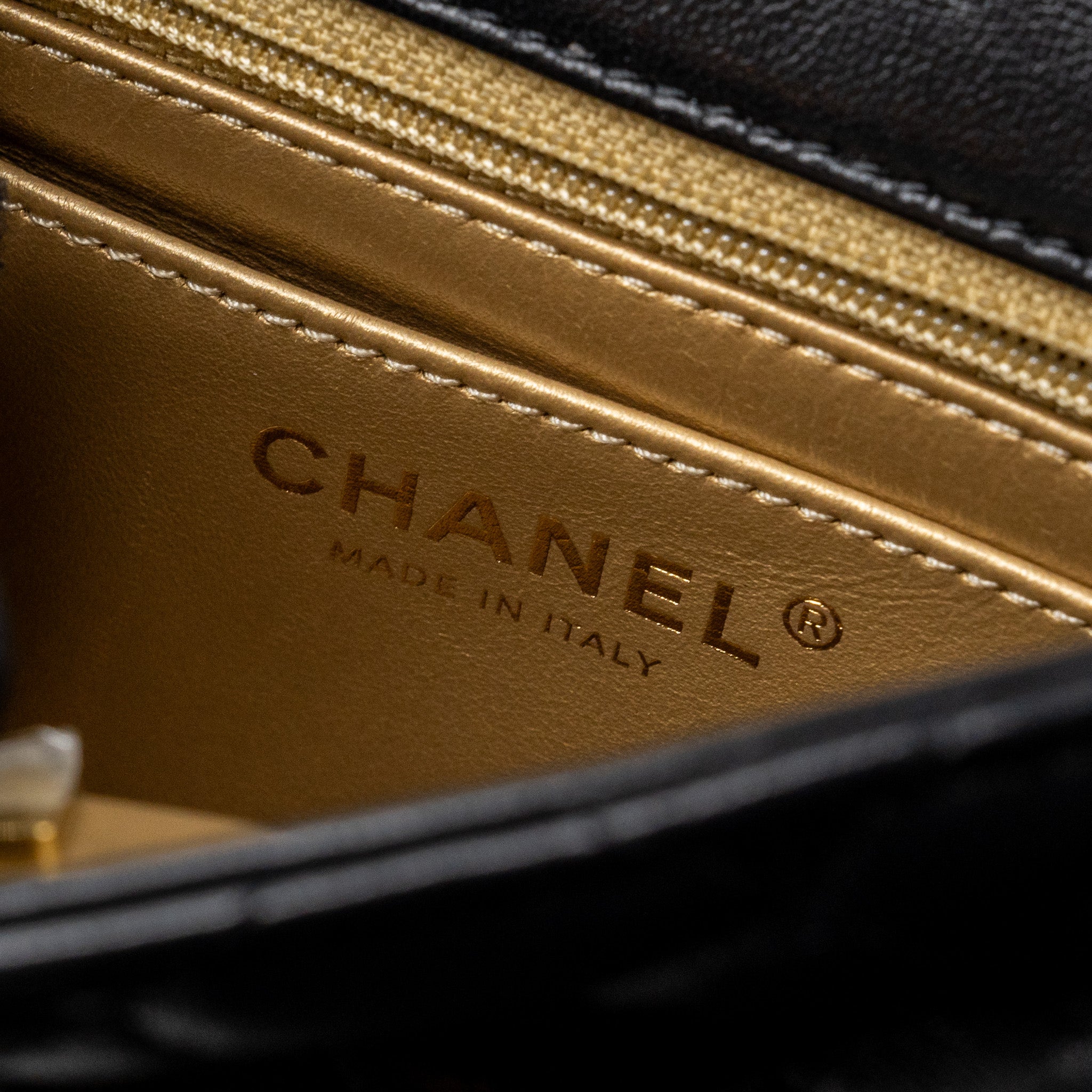 chanel-pearl-crush-mini-square-lambskin-black-ghwmicrochip
