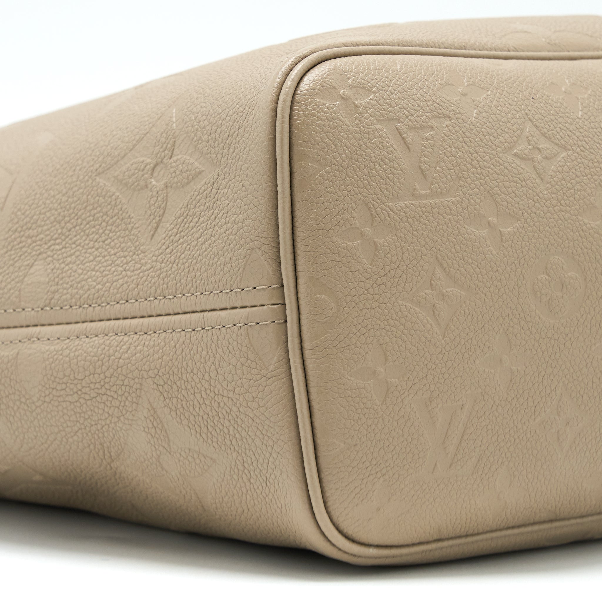 louis-vuitton-neverfull-mm-monogram-empreinte-leather-tourterelle-ghw