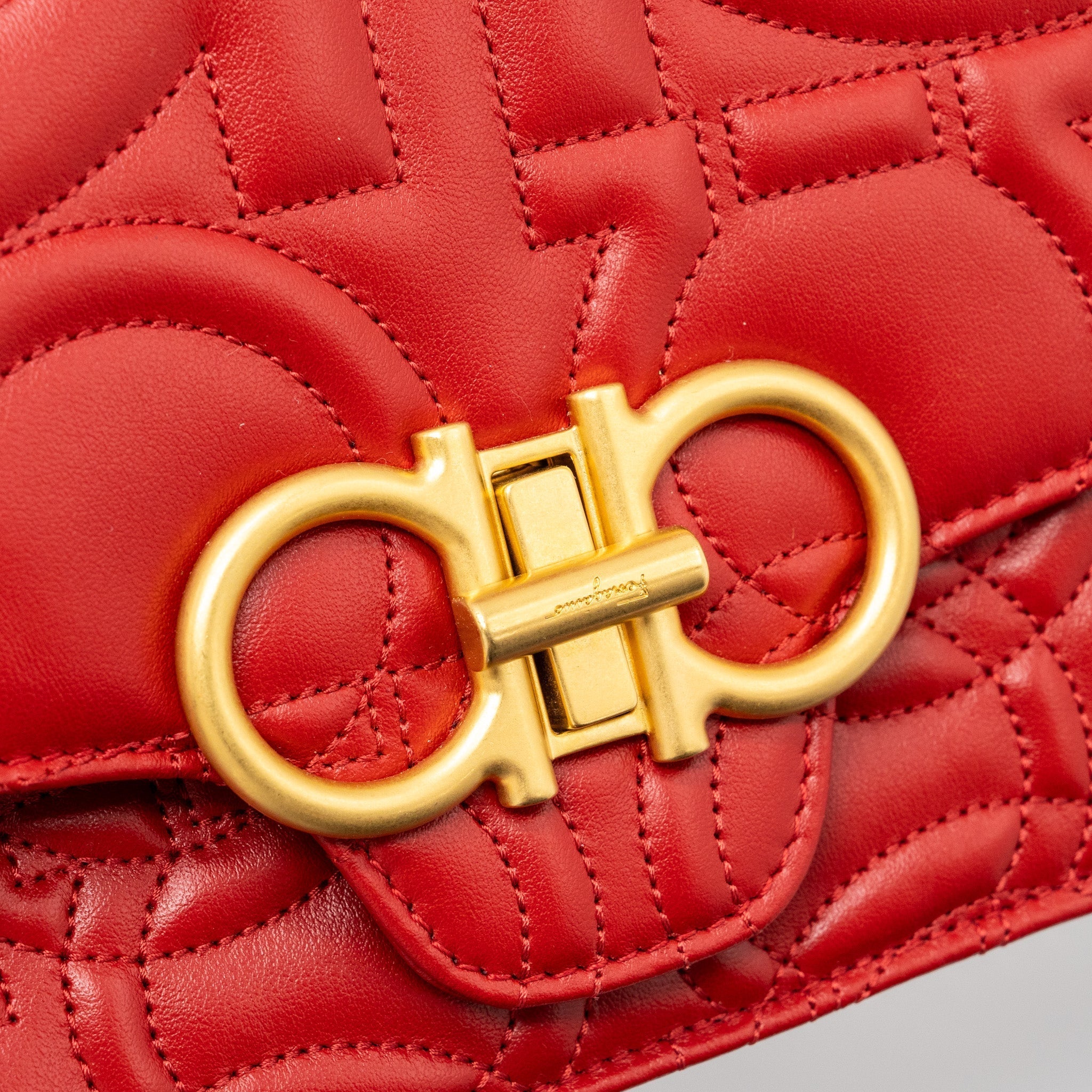 salvatore-ferragamo-glancing-shoulder-bag-calfskin-red-ghw