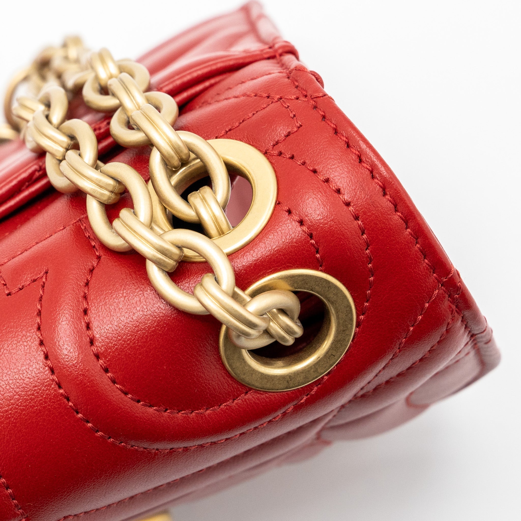 salvatore-ferragamo-glancing-shoulder-bag-calfskin-red-ghw