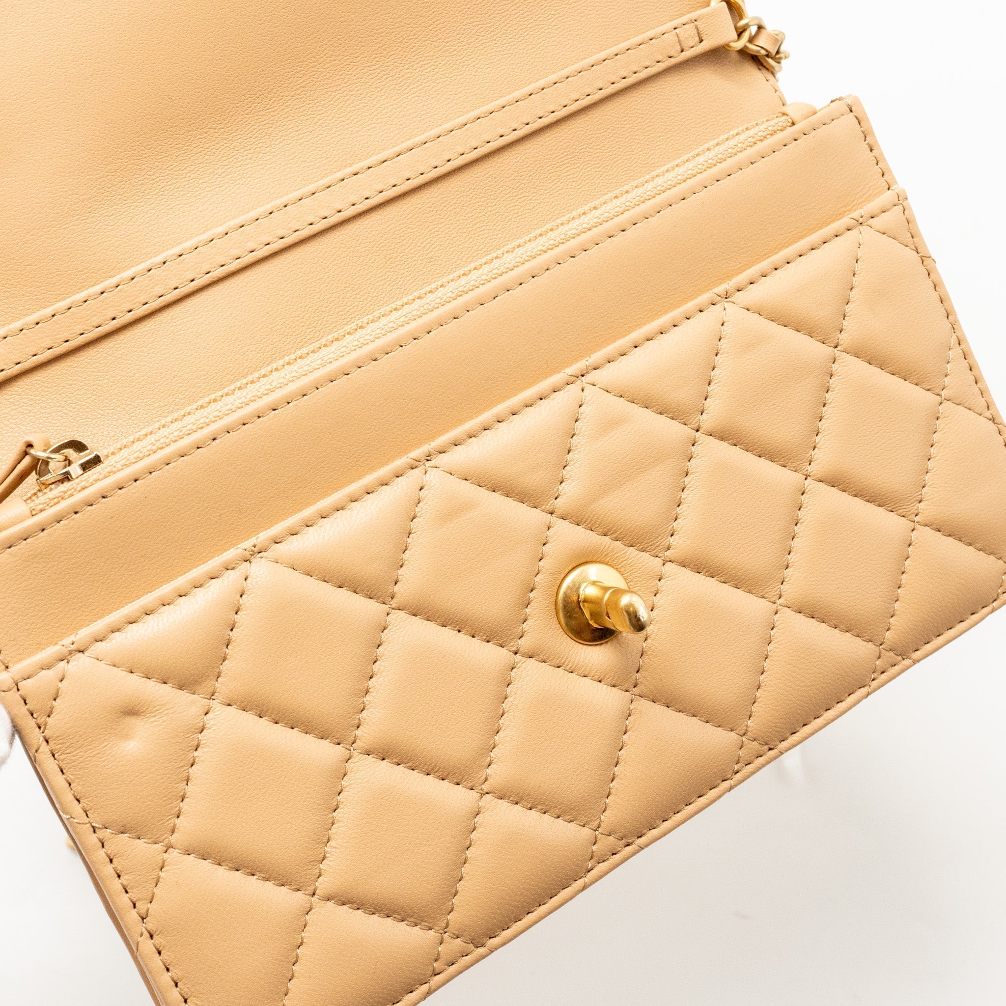 chanel-pearl-crush-wallet-on-chain-lambskin-beige-ghw-microchip-copy