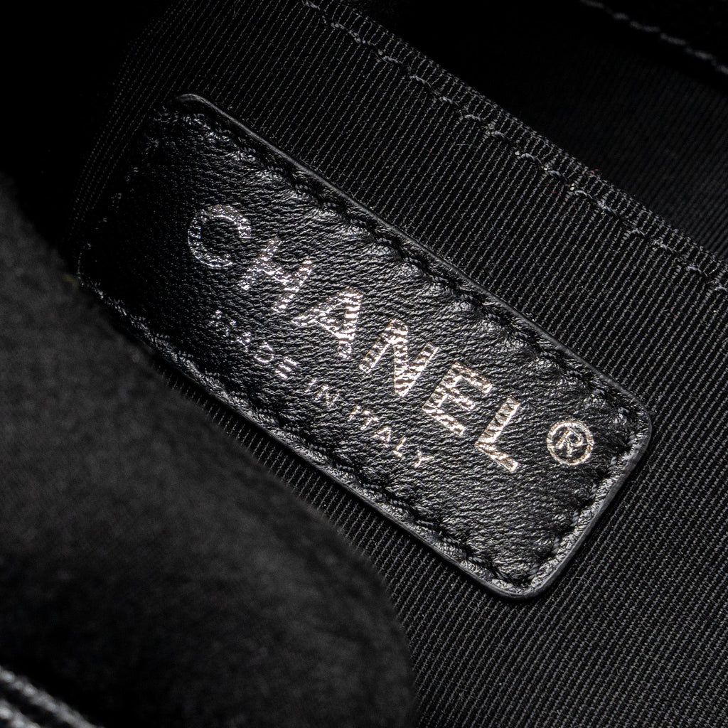 chanel-small-boy-bag-caviar-black-ruthenium-hardware-microchip-3