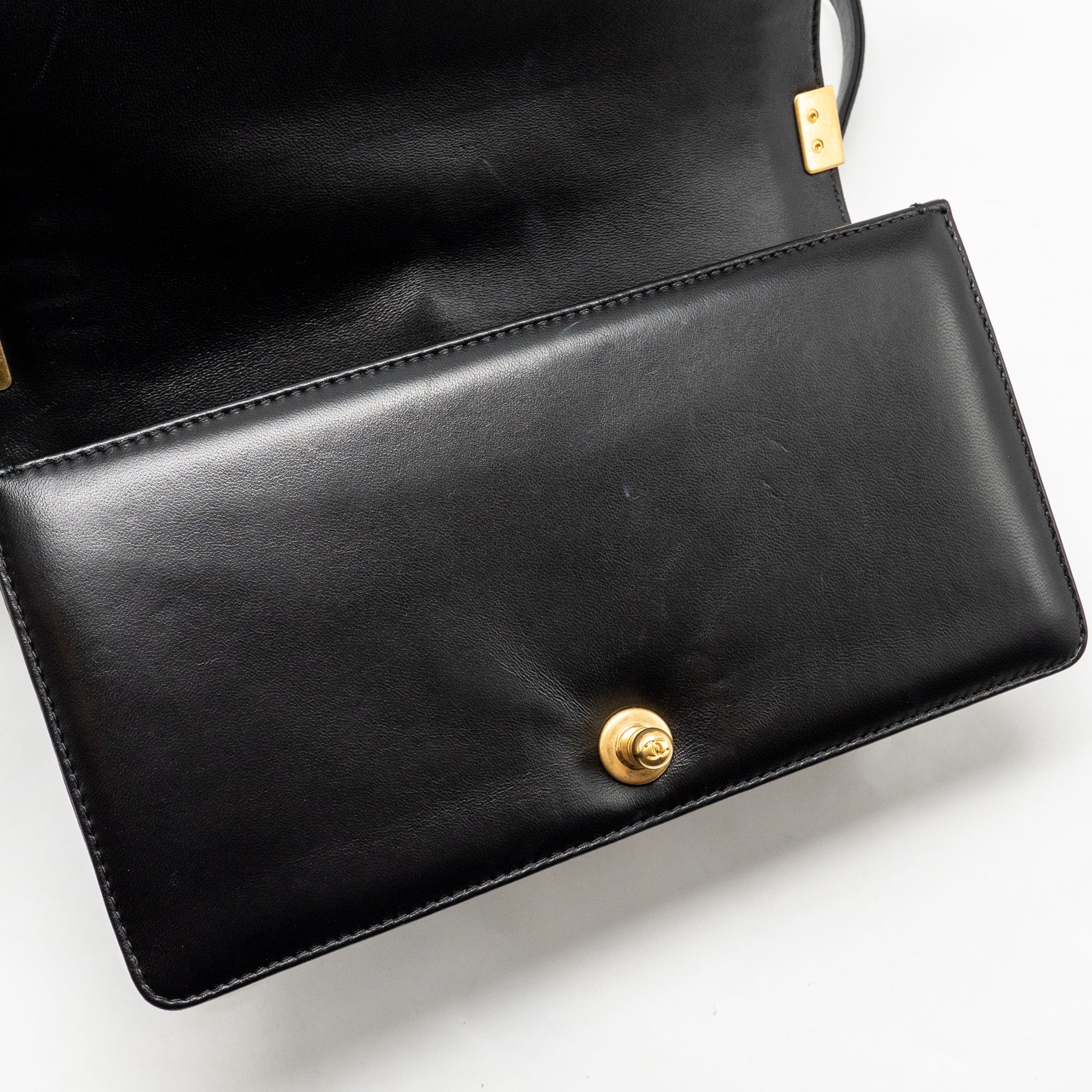 chanel-medium-boy-bag-lambskin-black-ghw-2