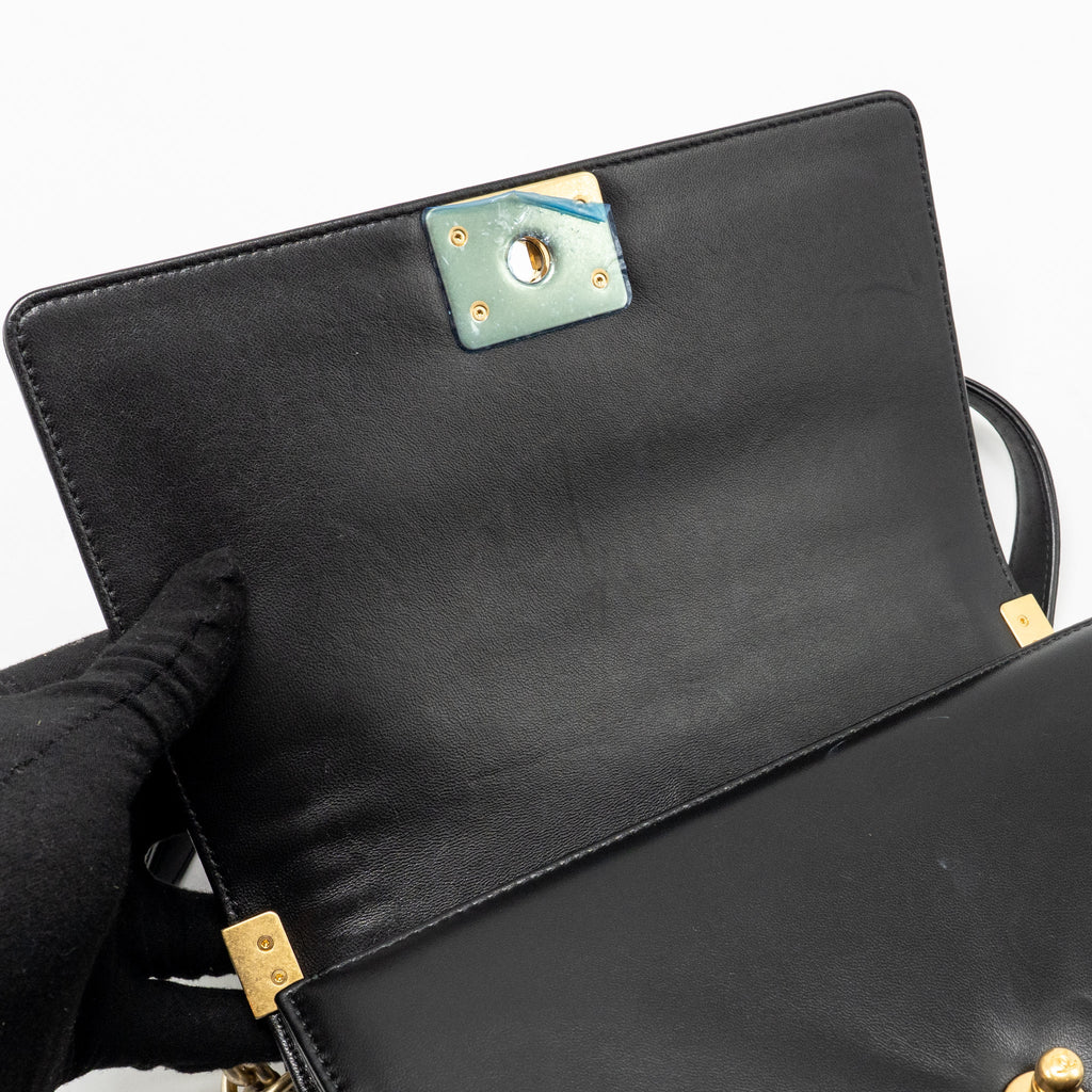 chanel-medium-boy-bag-lambskin-black-ghw-2