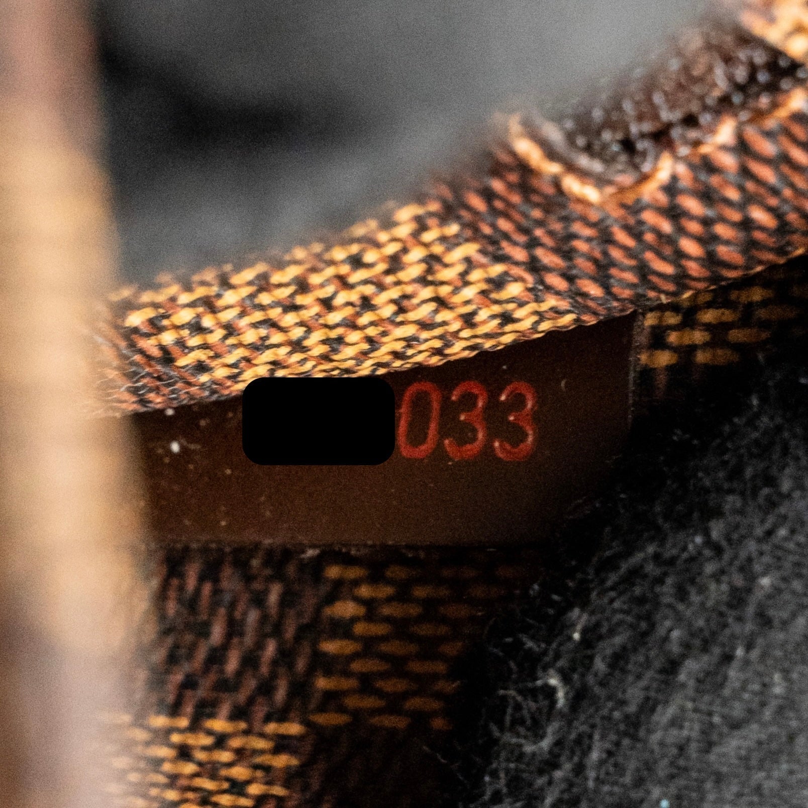 louis-vuitton-geronimos-belt-bag-damier-canvas-ghw