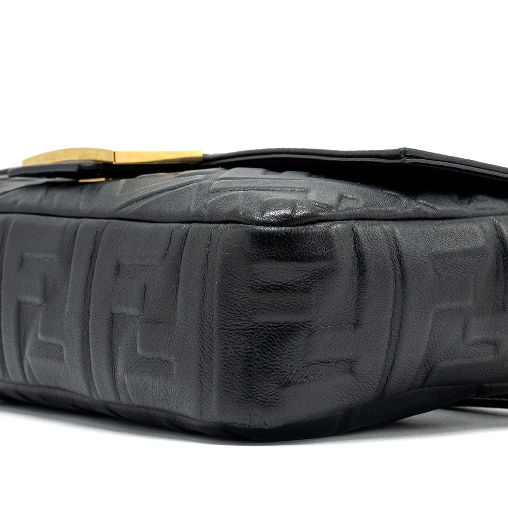fendi-baguette-bag-with-ff-motif-nappa-black-ghw
