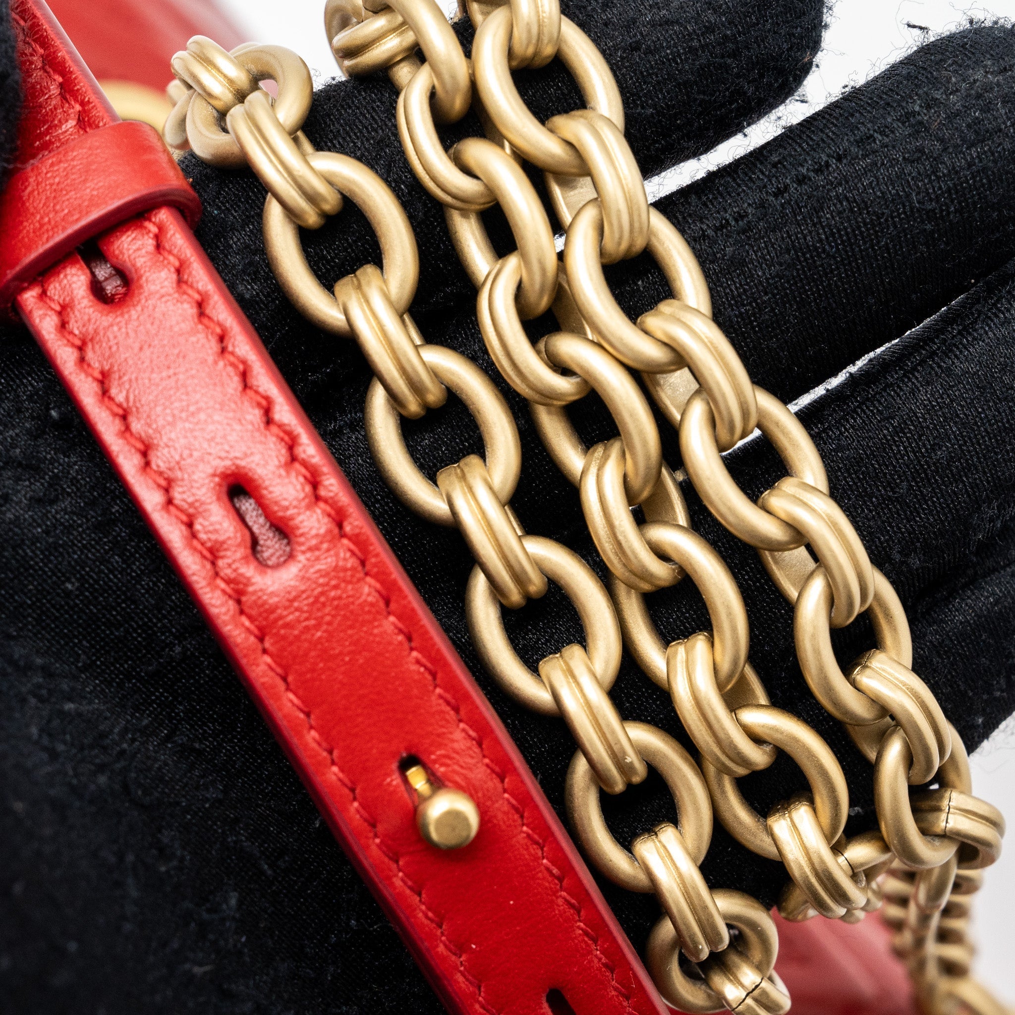 salvatore-ferragamo-glancing-shoulder-bag-calfskin-red-ghw