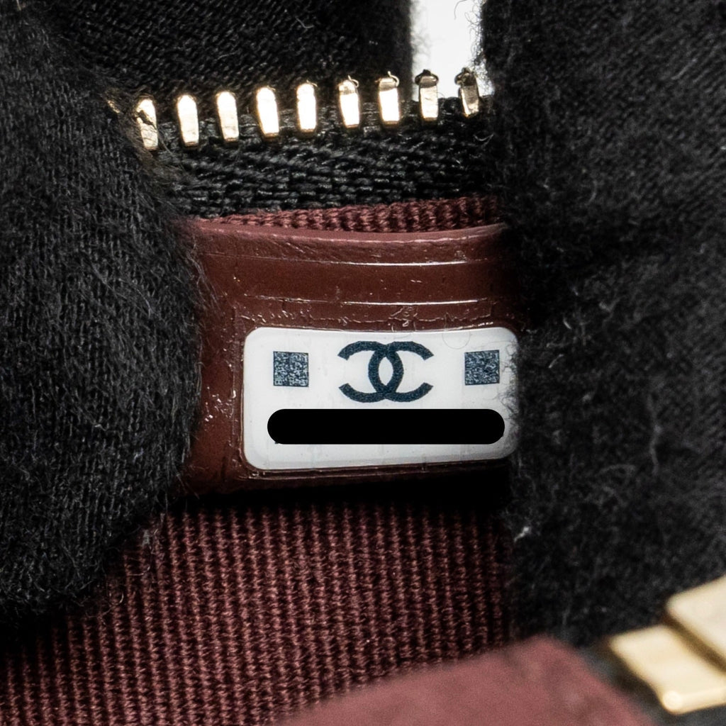 chanel-25p-cc-top-handle-vanity-with-chain-caviar-black-lghw-microchip