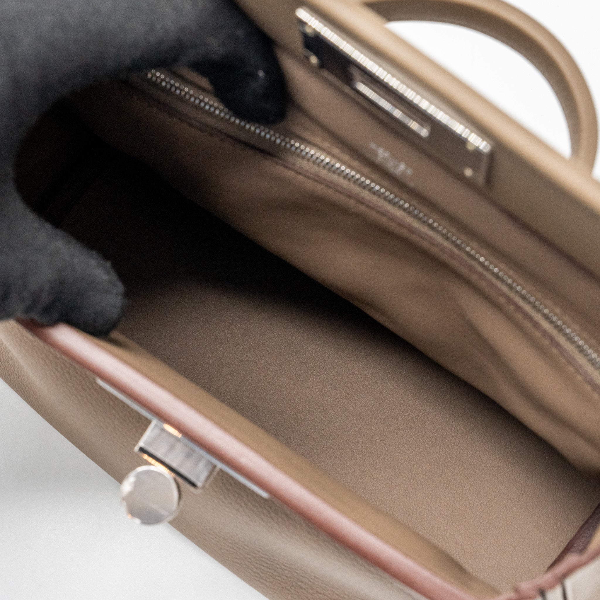 hermes-mini-24-24-2424-21-bag-evercolor-etoupe-shw-stamp-b
