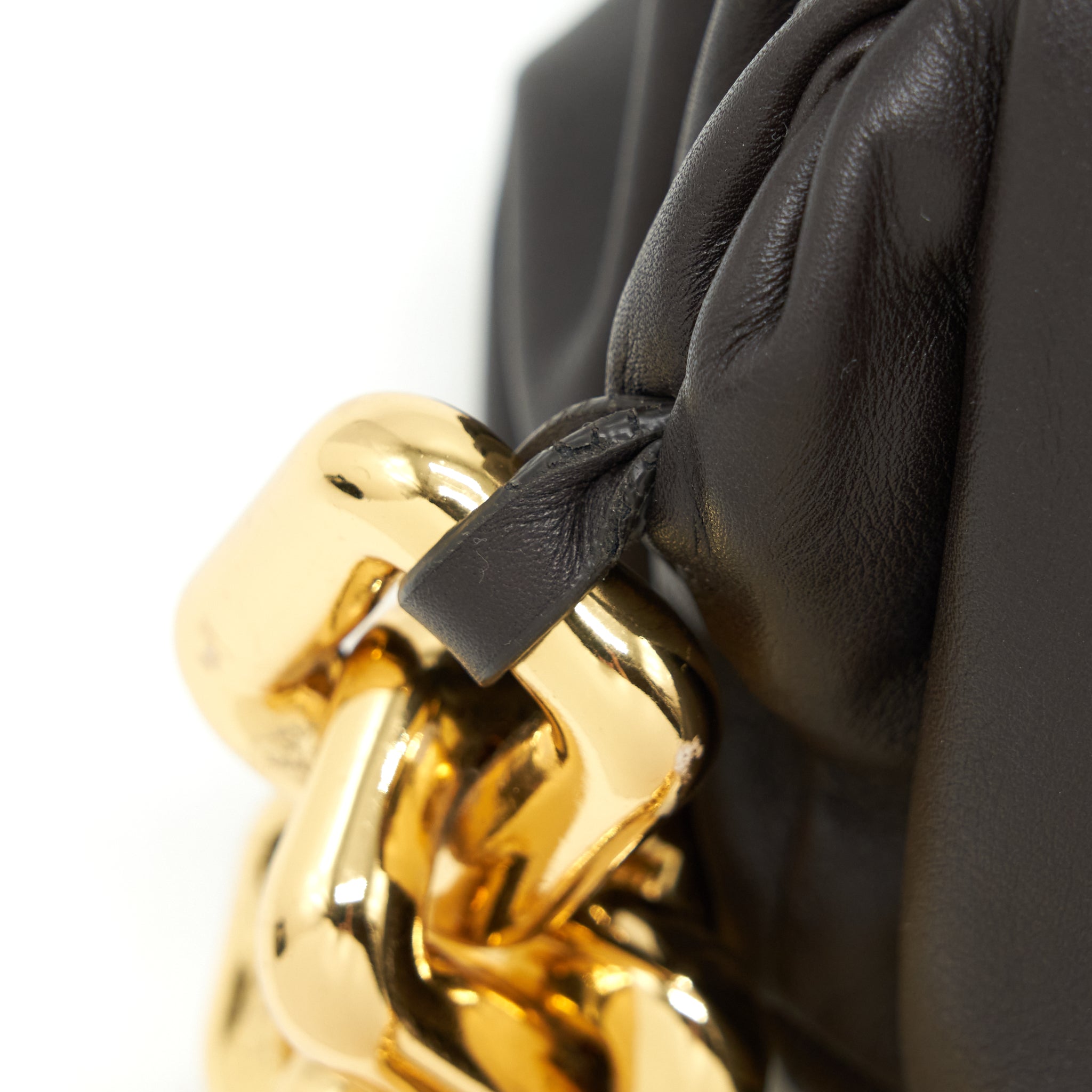 bottega-veneta-chain-pouch-calfskin-fondant-ghw