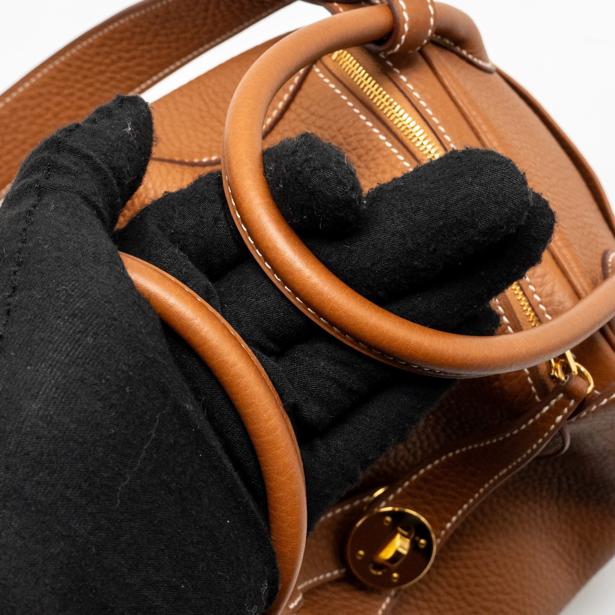 hermes-lindy-26-clemence-gold-ghw-stamp-d