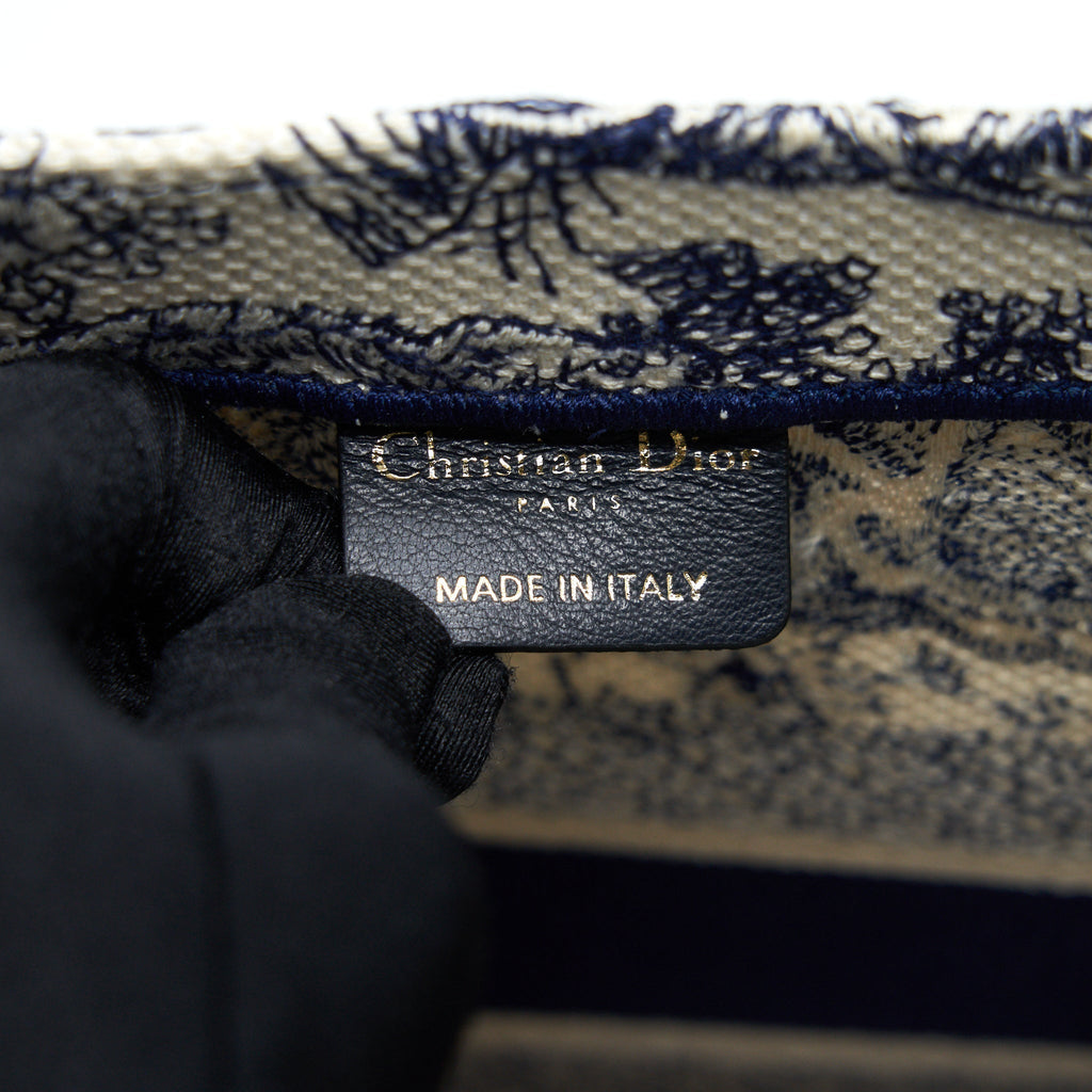dior-small-book-tote-toile-de-jouy-navy