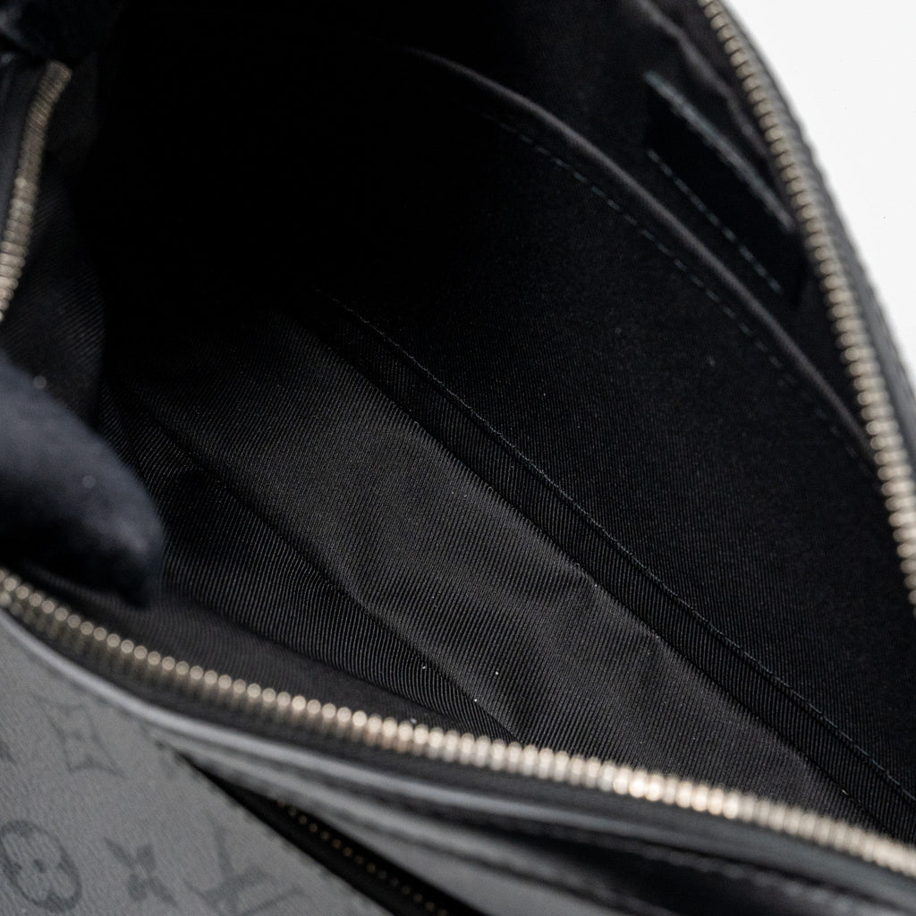louis-vuitton-trio-messenger-bag-monogram-eclipse-shw-1