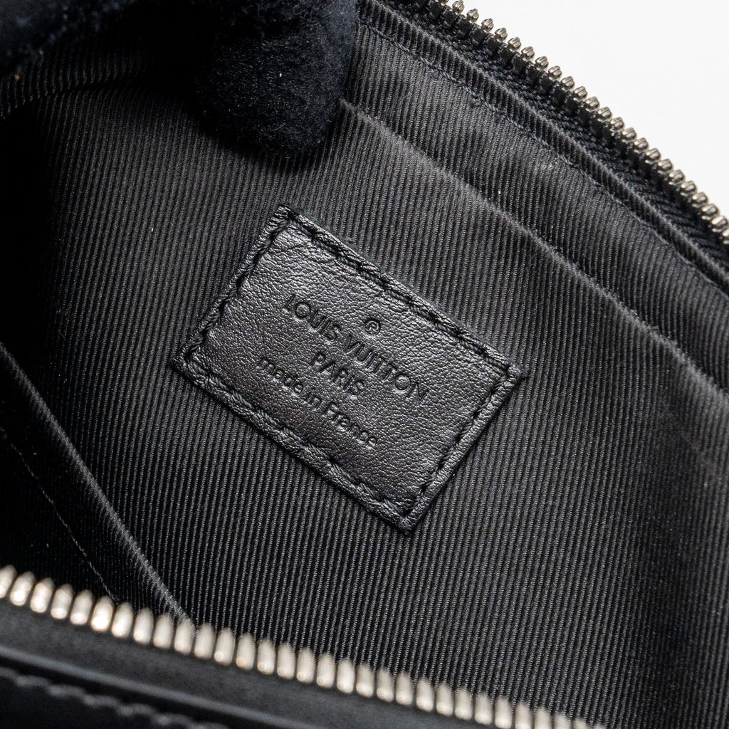 louis-vuitton-trio-messenger-bag-monogram-eclipse-shw-1