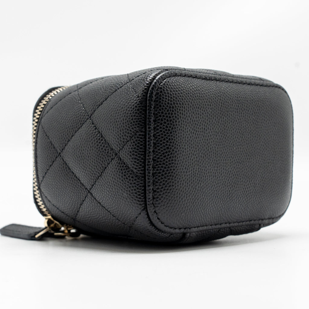 chanel-classic-small-vanity-with-chain-caviar-black-lghw