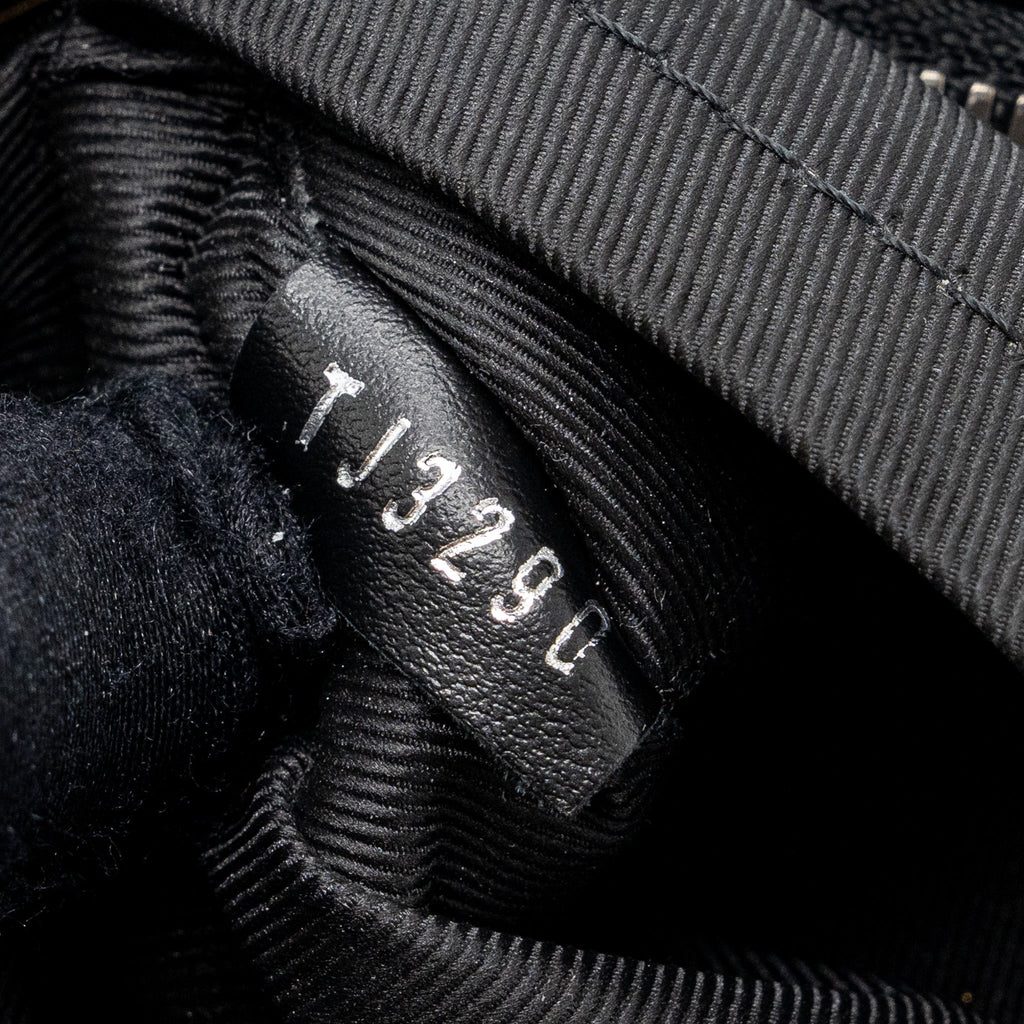 louis-vuitton-trio-messenger-bag-monogram-eclipse-shw-1