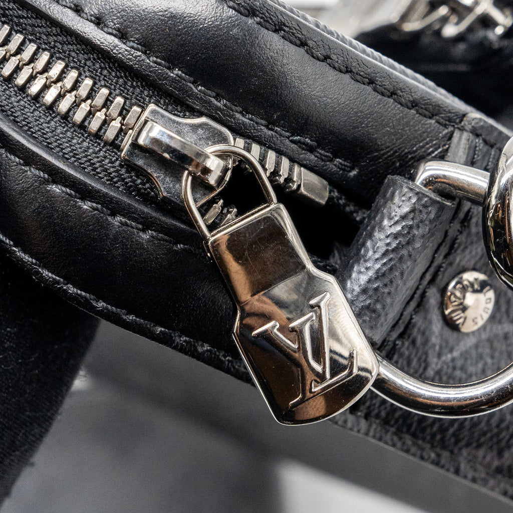 louis-vuitton-trio-messenger-bag-monogram-eclipse-shw-1