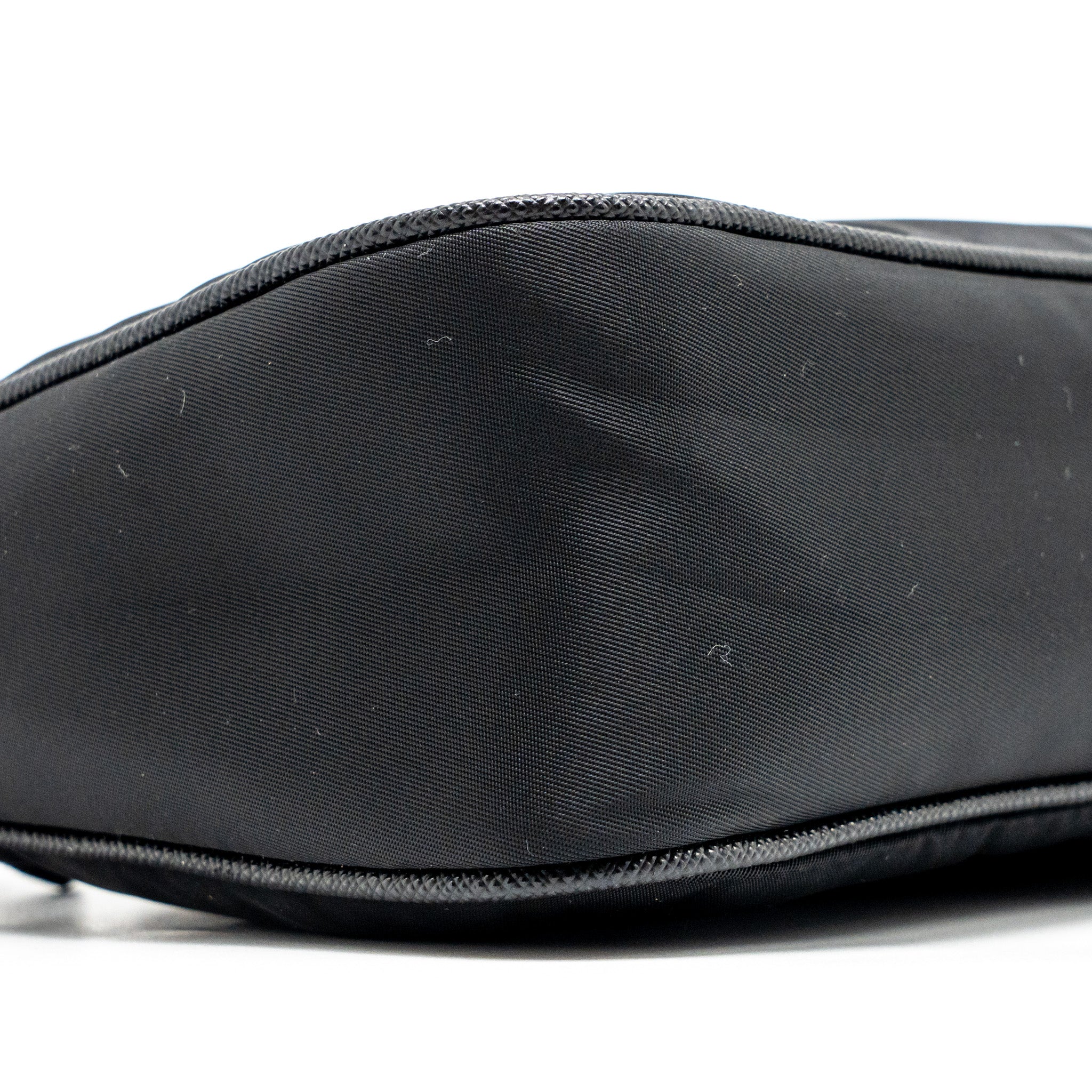 prada-reedition-2005-re-nylon-black-shw-1