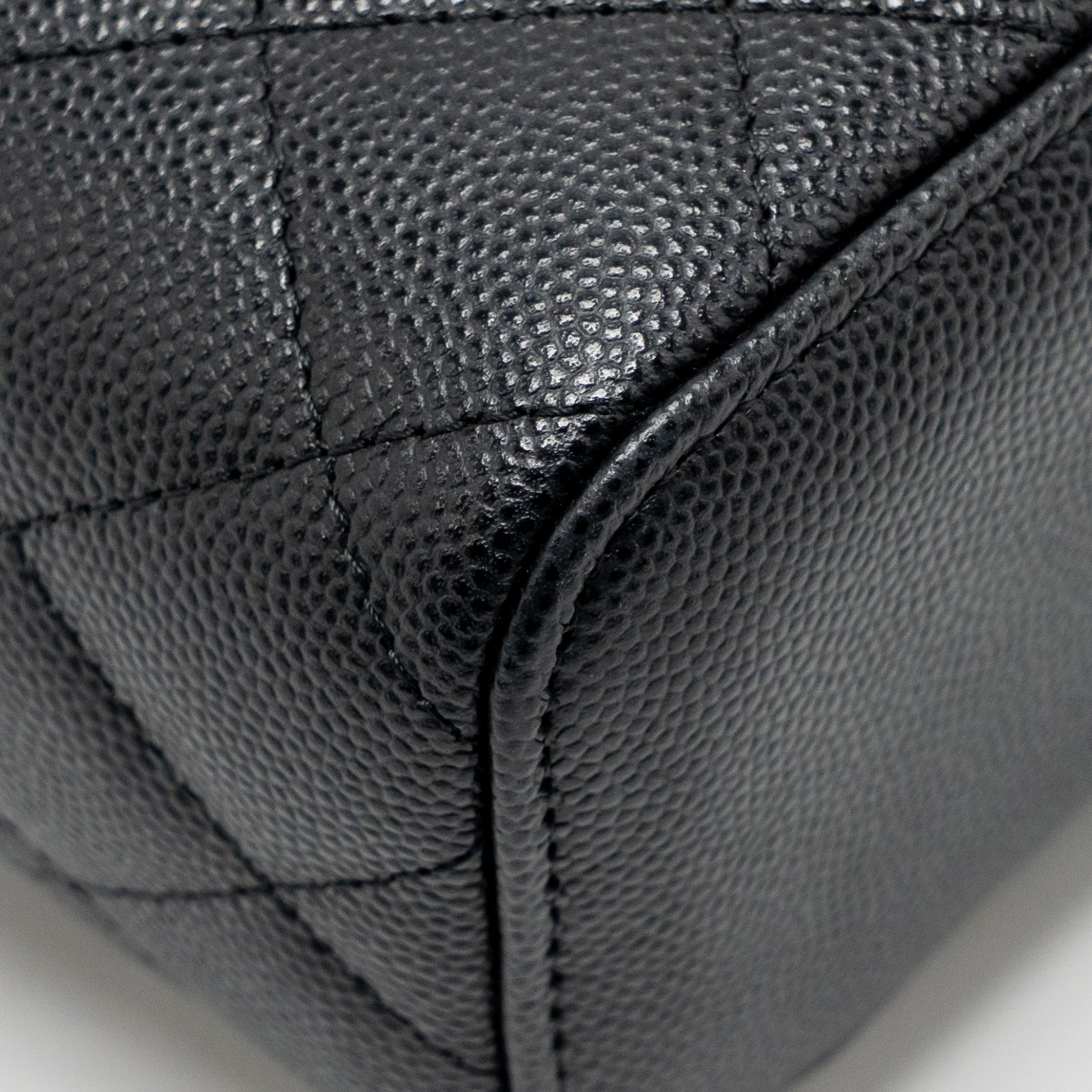 chanel-classic-small-vanity-with-chain-caviar-black-lghw