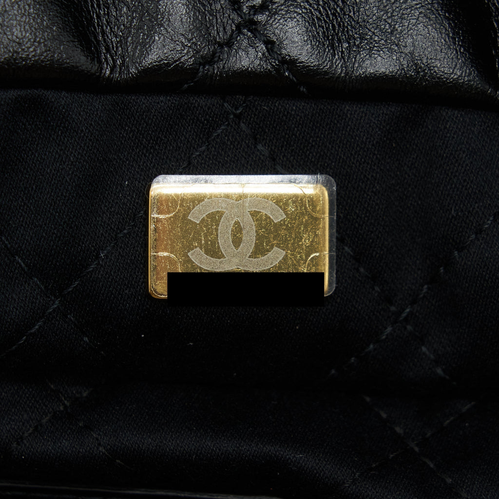 chanel-22-bag-shiny-calfskin-black-ghw