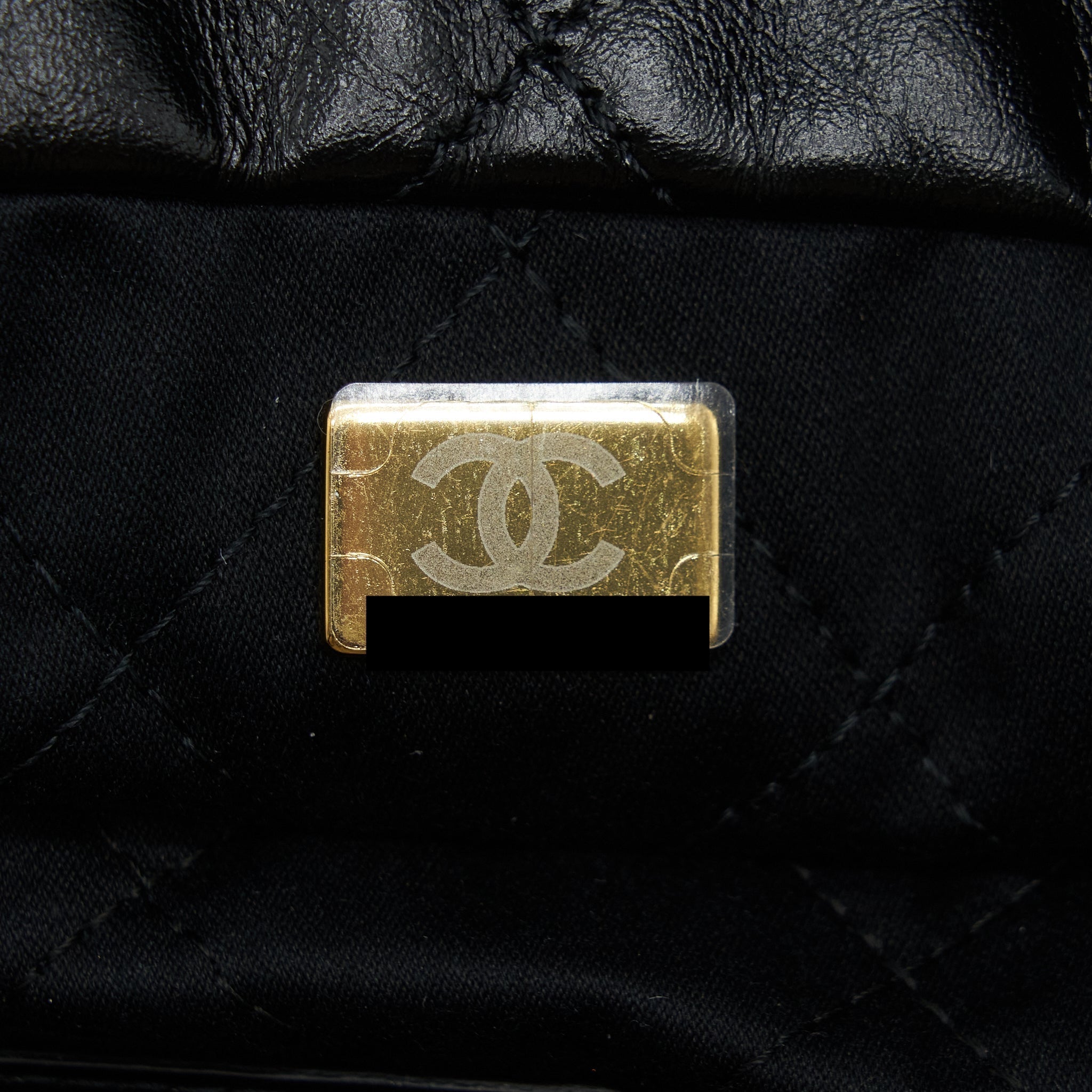 chanel-22-bag-shiny-calfskin-black-ghw