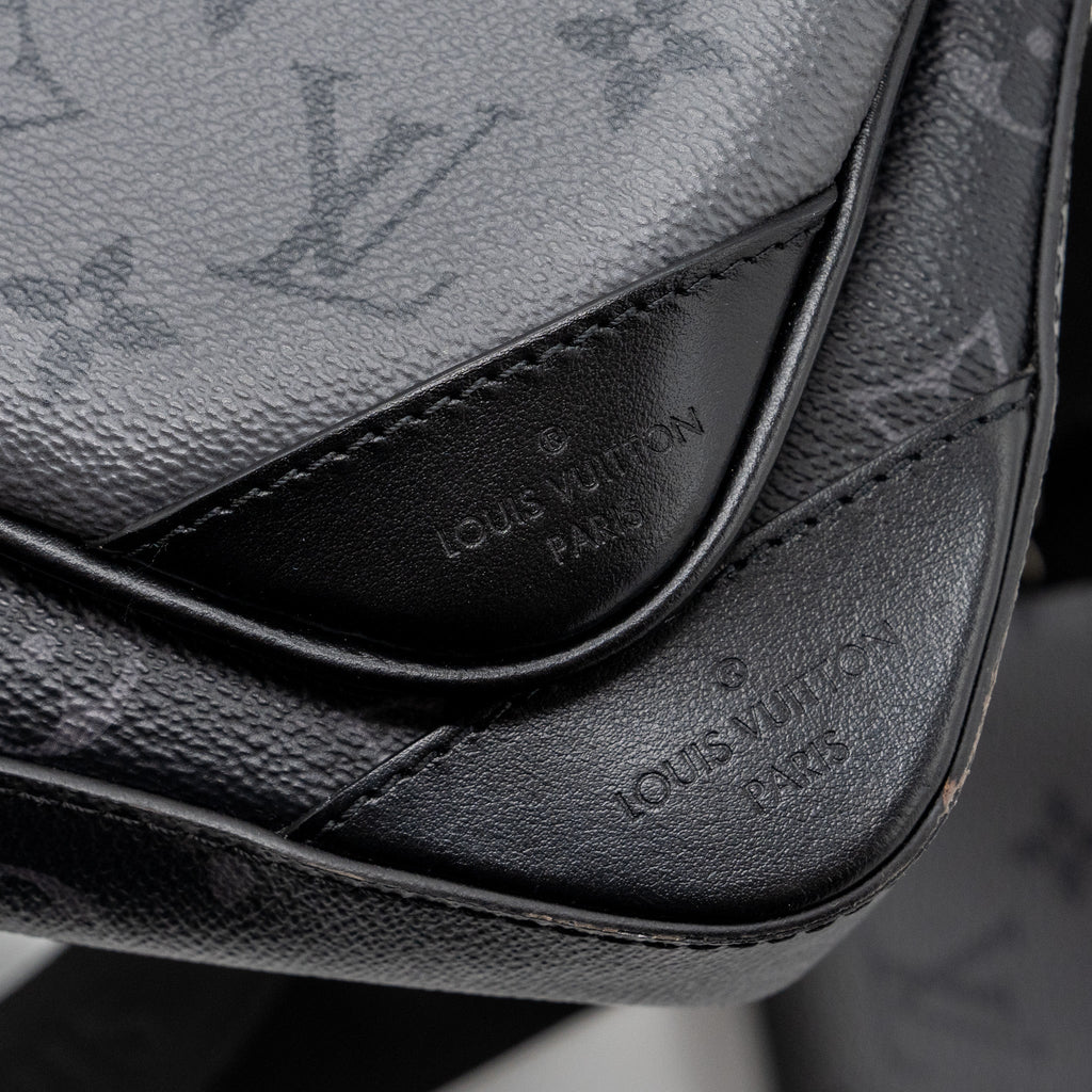 louis-vuitton-trio-messenger-bag-monogram-eclipse-shw-1