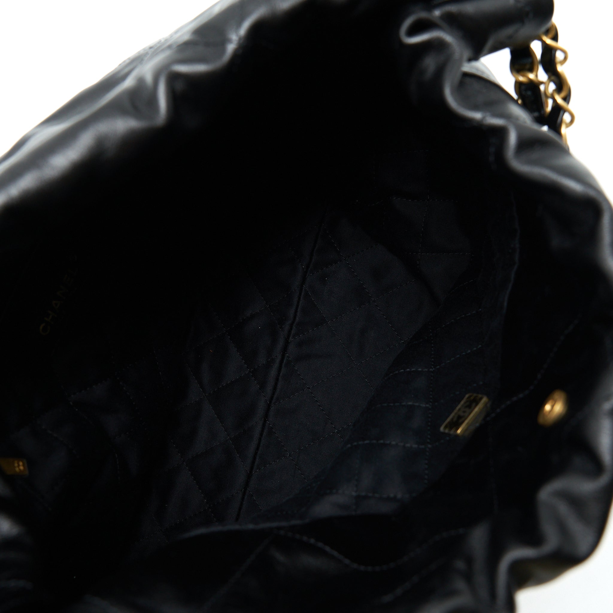 chanel-22-bag-shiny-calfskin-black-ghw