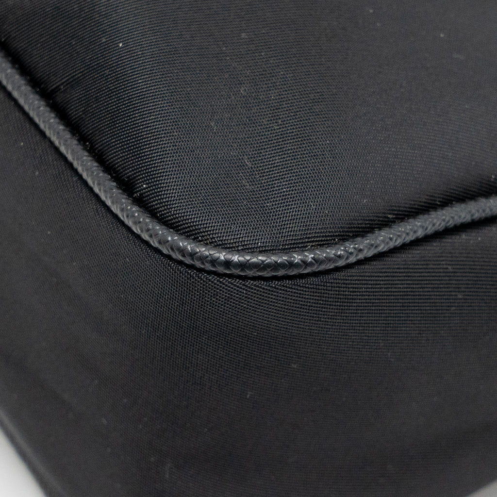 prada-reedition-2005-re-nylon-black-shw-1