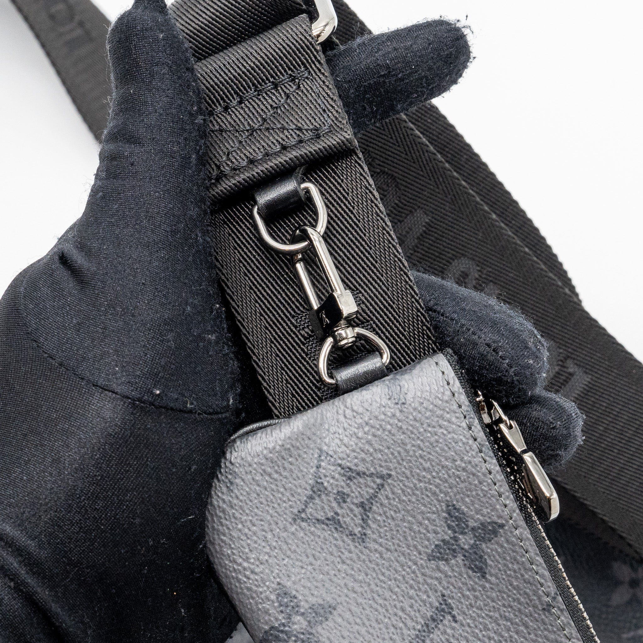 louis-vuitton-trio-messenger-bag-monogram-eclipse-shw-1