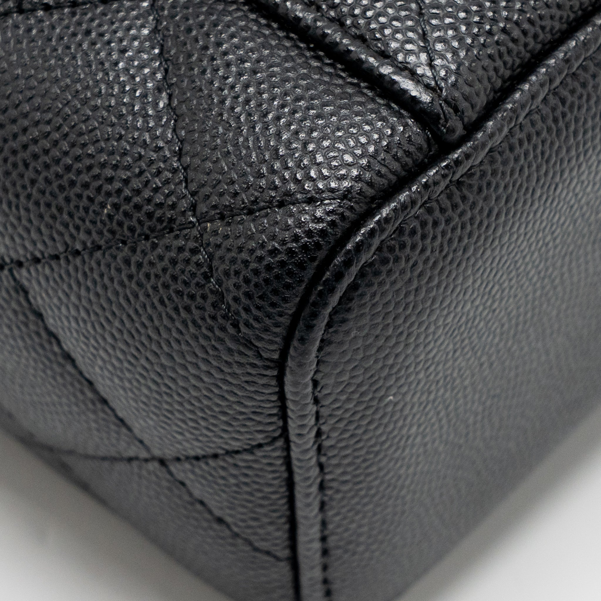 chanel-classic-small-vanity-with-chain-caviar-black-lghw