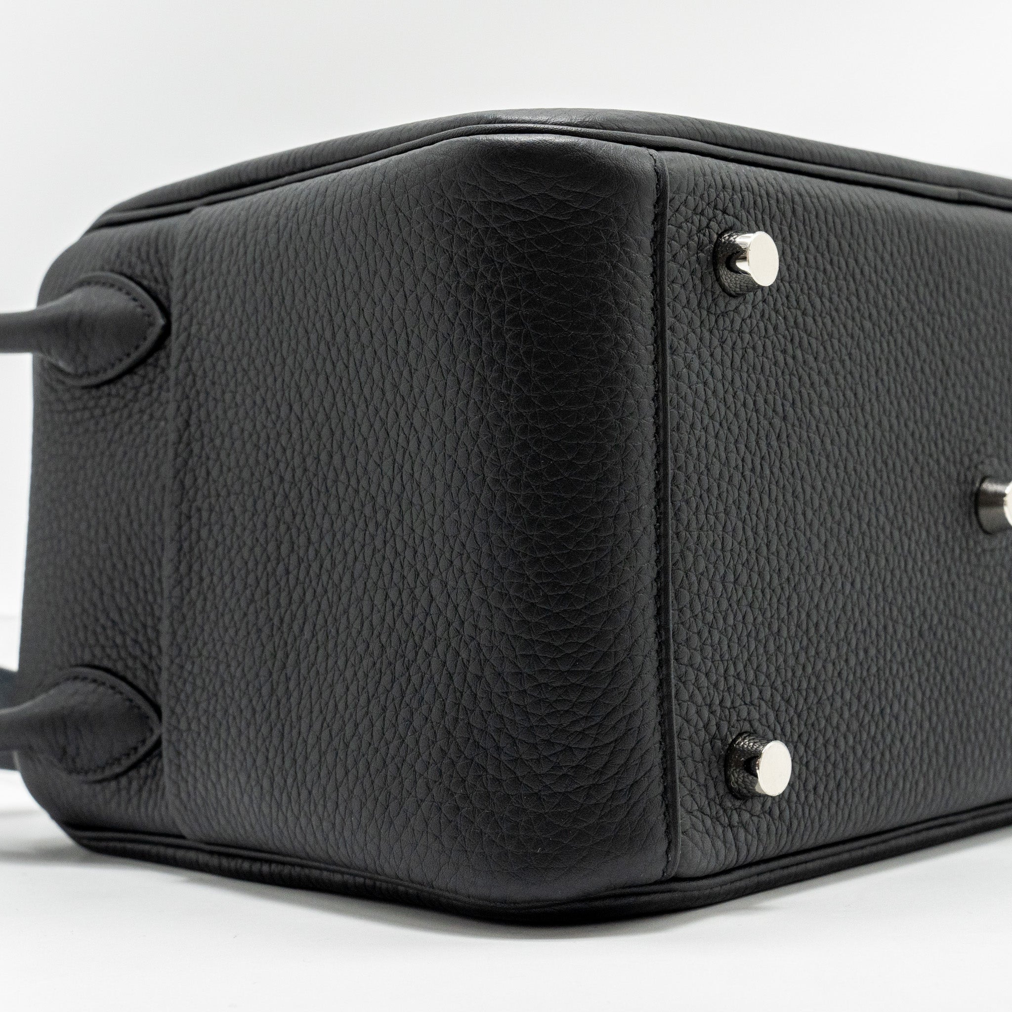 hermes-lindy-26-clemence-black-shw-stamp-w