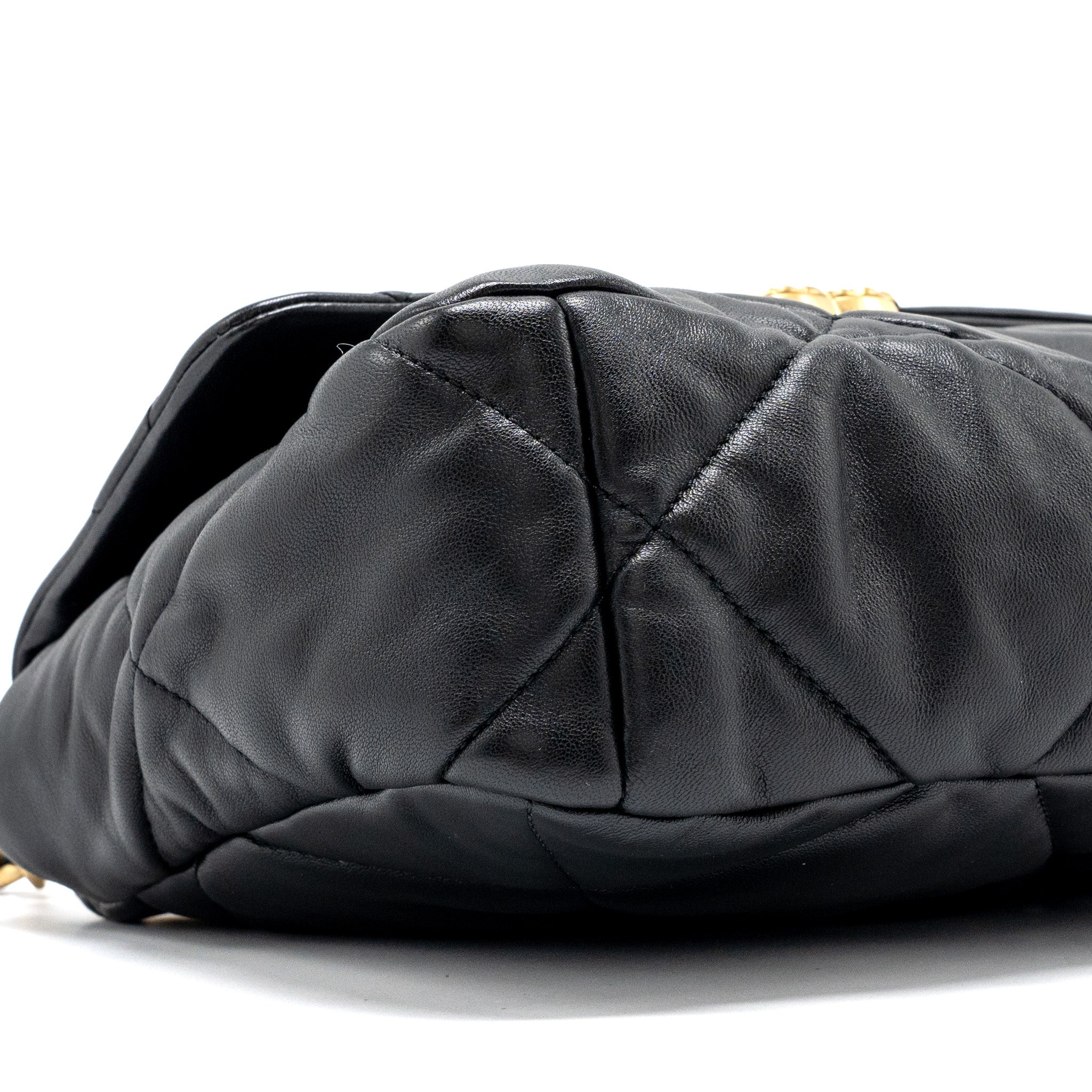 chanel-medium-19-bag-lambskin-black-multicoloured-hardwaremicrochip