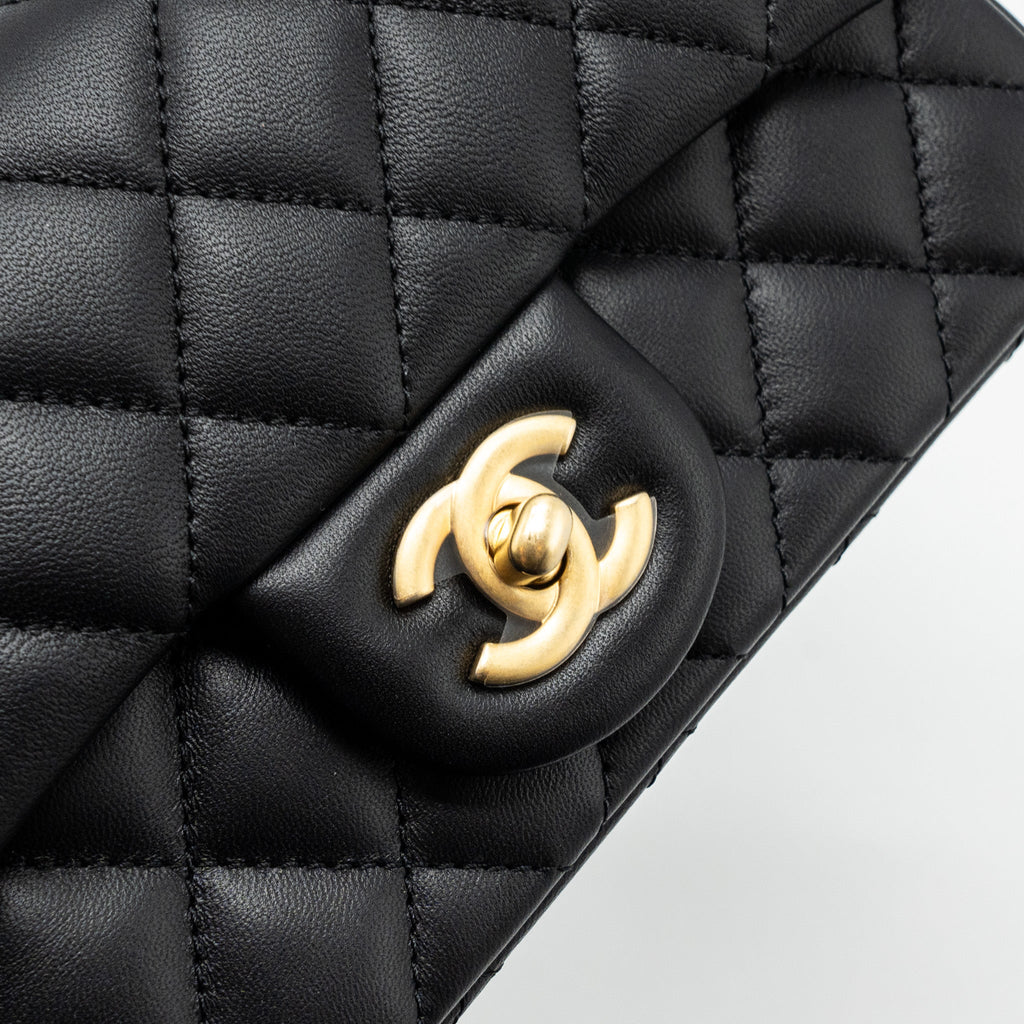 chanel-23k-pearl-crush-mini-rectangular-flap-bag-lambskin-black-ghw-microchip