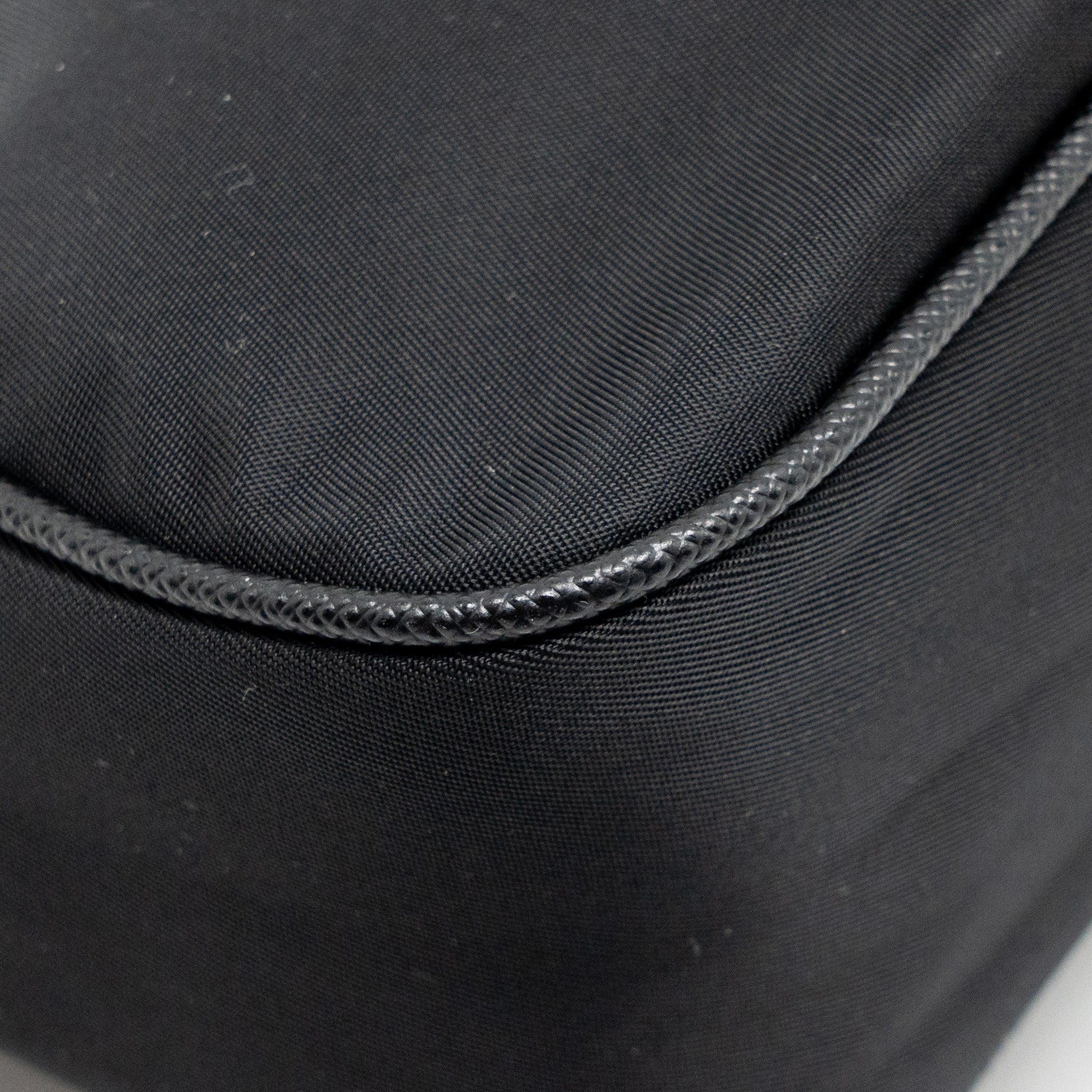 prada-reedition-2005-re-nylon-black-shw-1