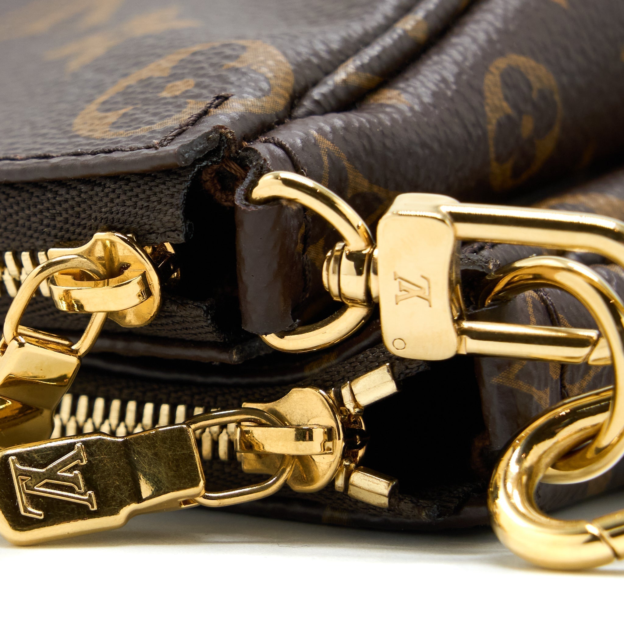 louis-vuitton-multi-pochette-accessories-monogram-canvas-khaki-strap-ghw-new-version