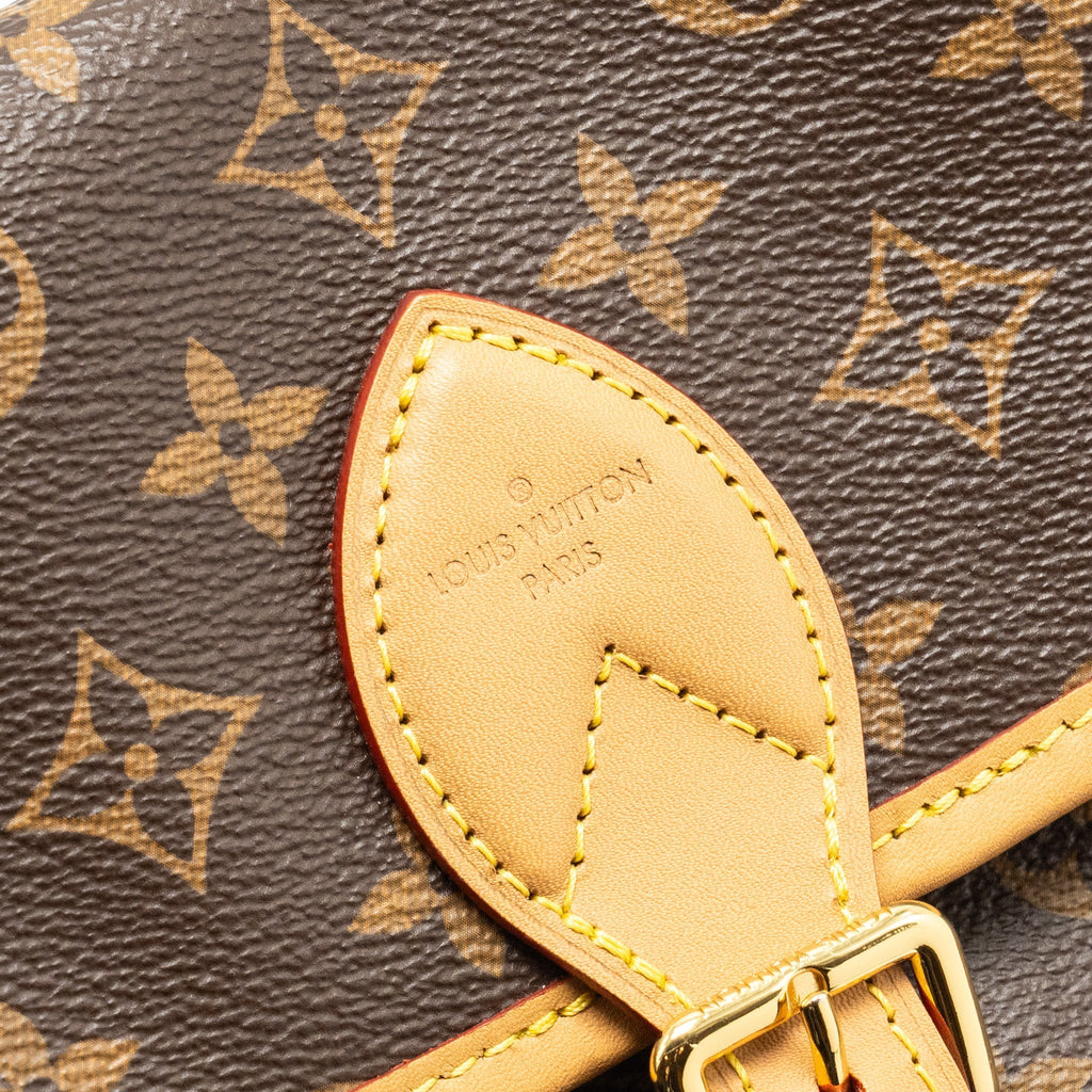 louis-vuitton-diane-bag-with-jacquard-strap-monogram-canvas-ghw