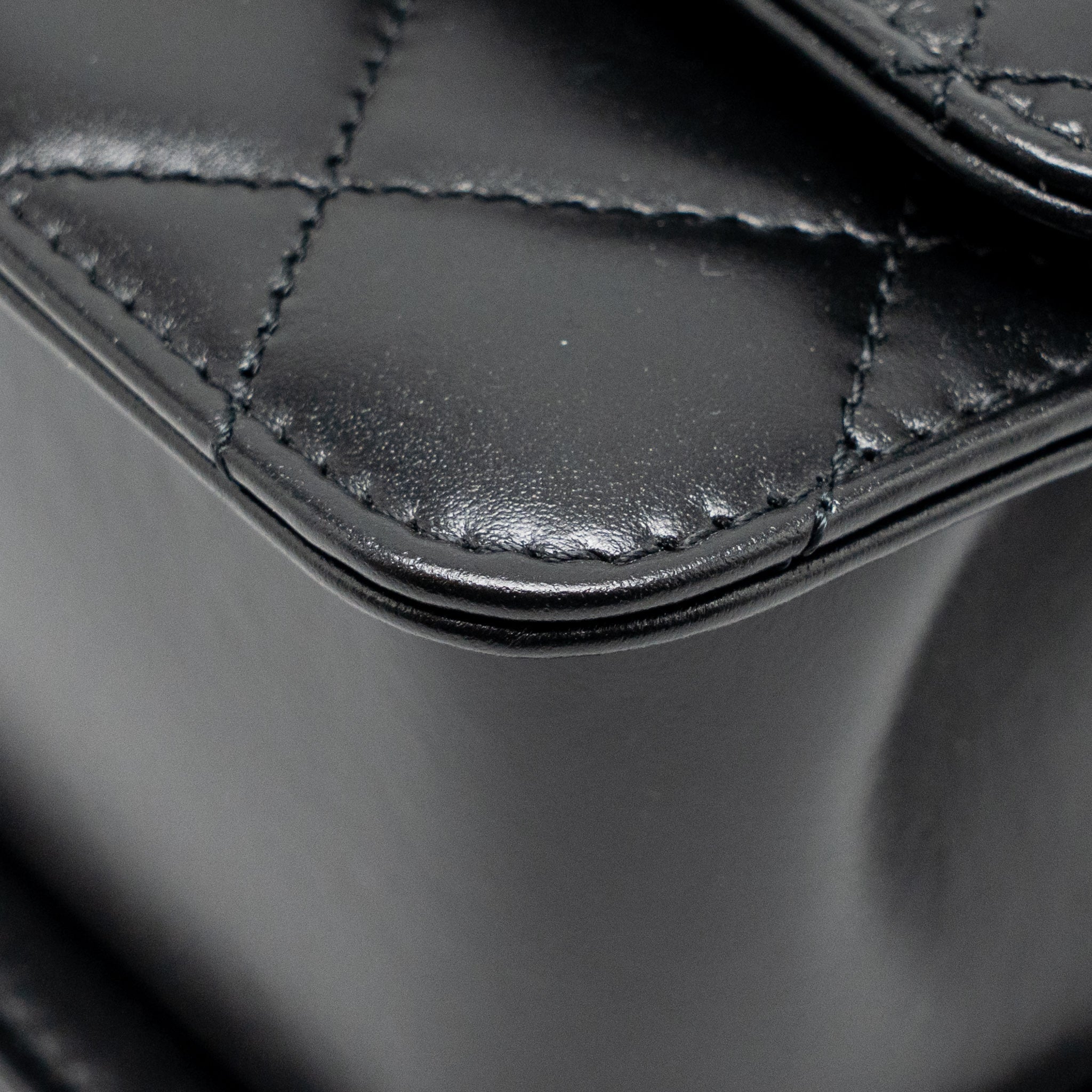 chanel-gold-crush-flap-bag-calfskin-black-ghw-microchip-copy-1