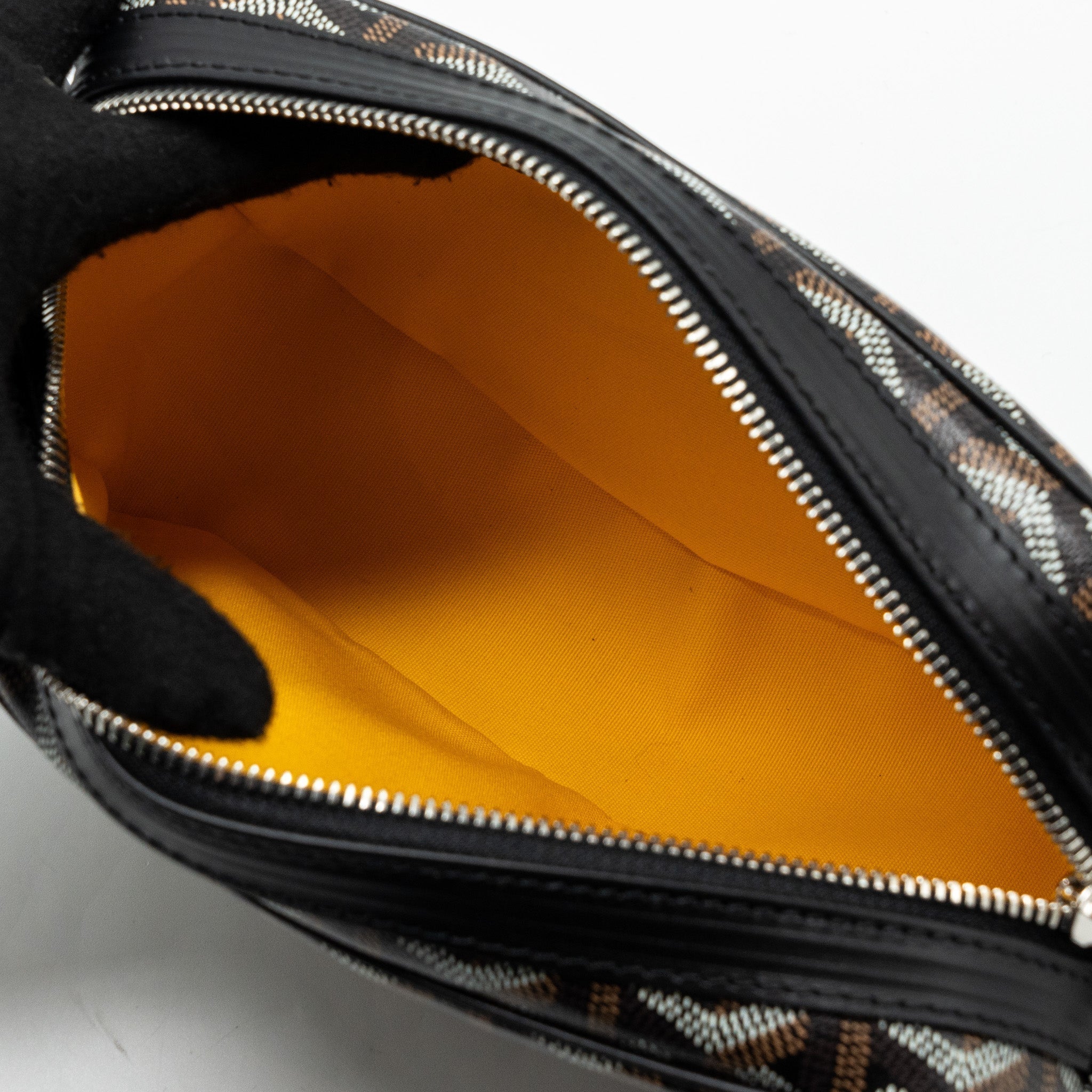 goyard-cap-vert-pm-canvas-leather-black-shw