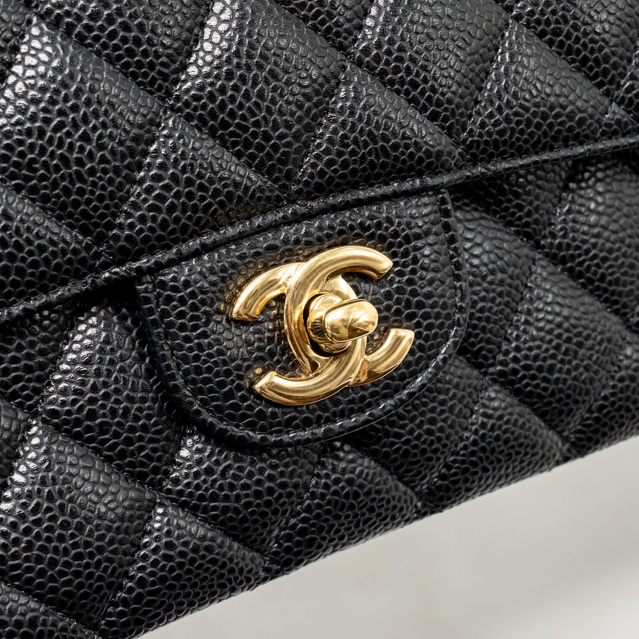 chanel-black-ghw