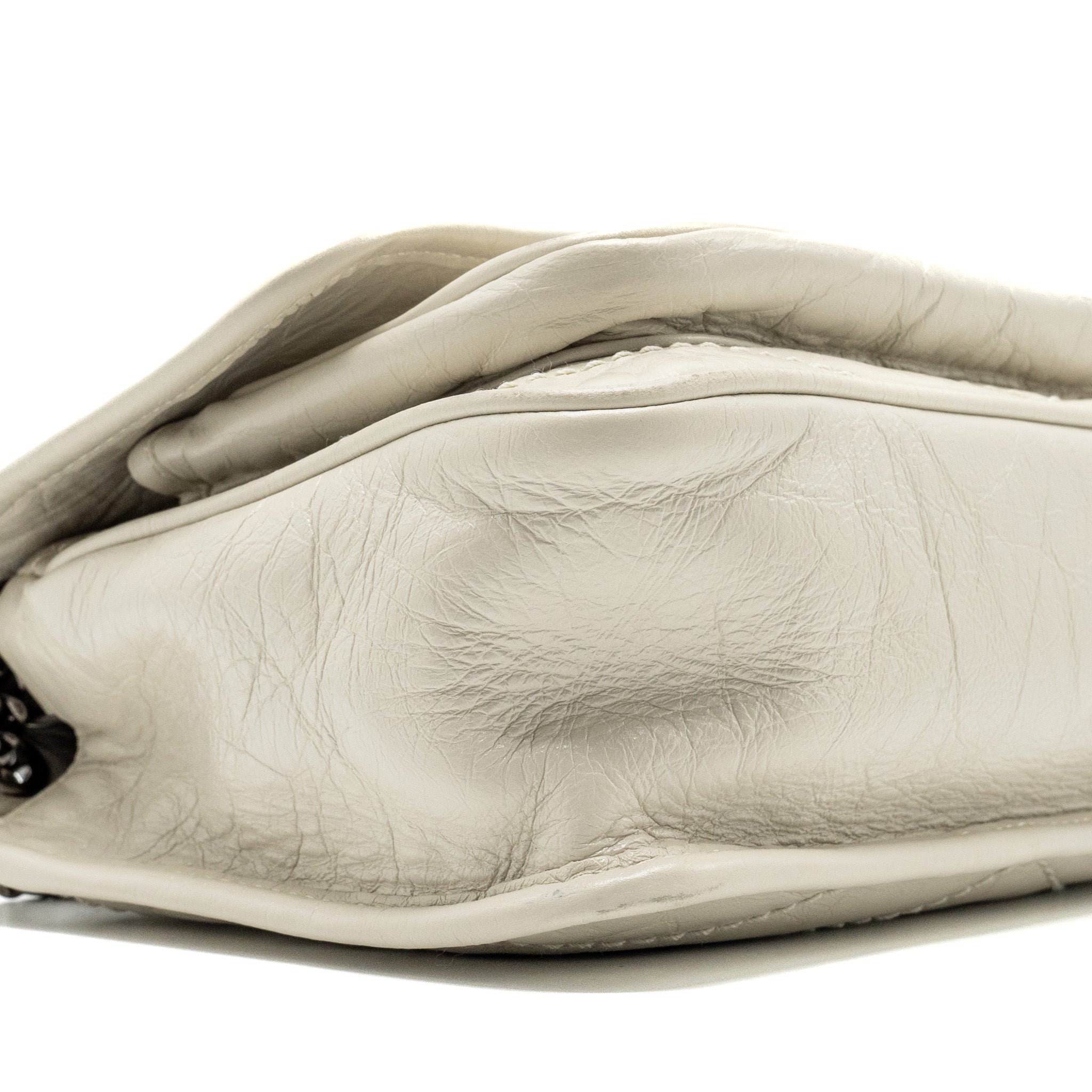 saint-laurent-ysl-niki-baby-flap-bag-calfskin-white-shw
