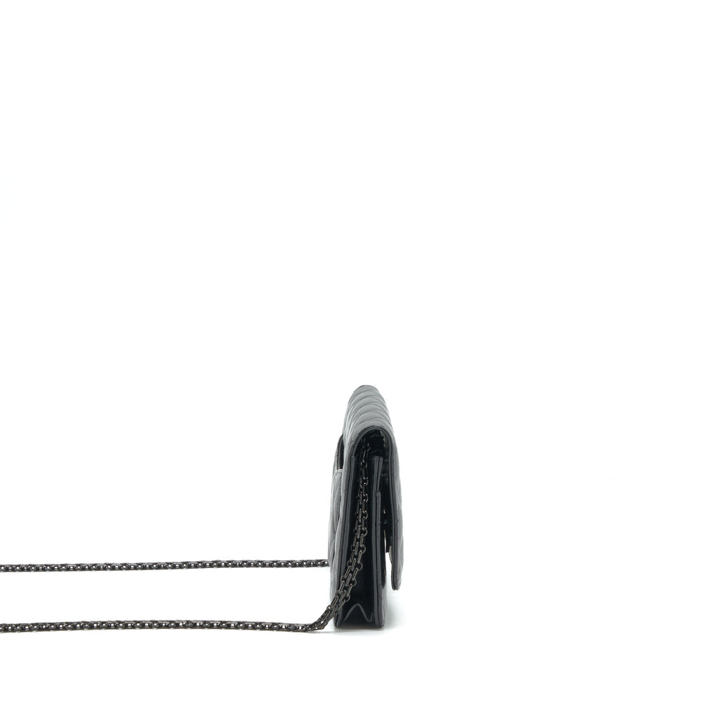 chanel-reissue-wallet-on-chain-aged-calfskin-black-with-black-hardware