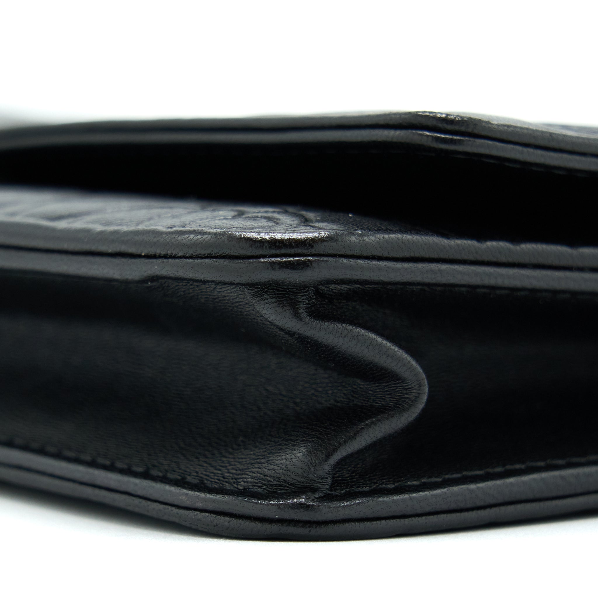 chanel-camellia-wallet-on-chain-lambskin-black-shw