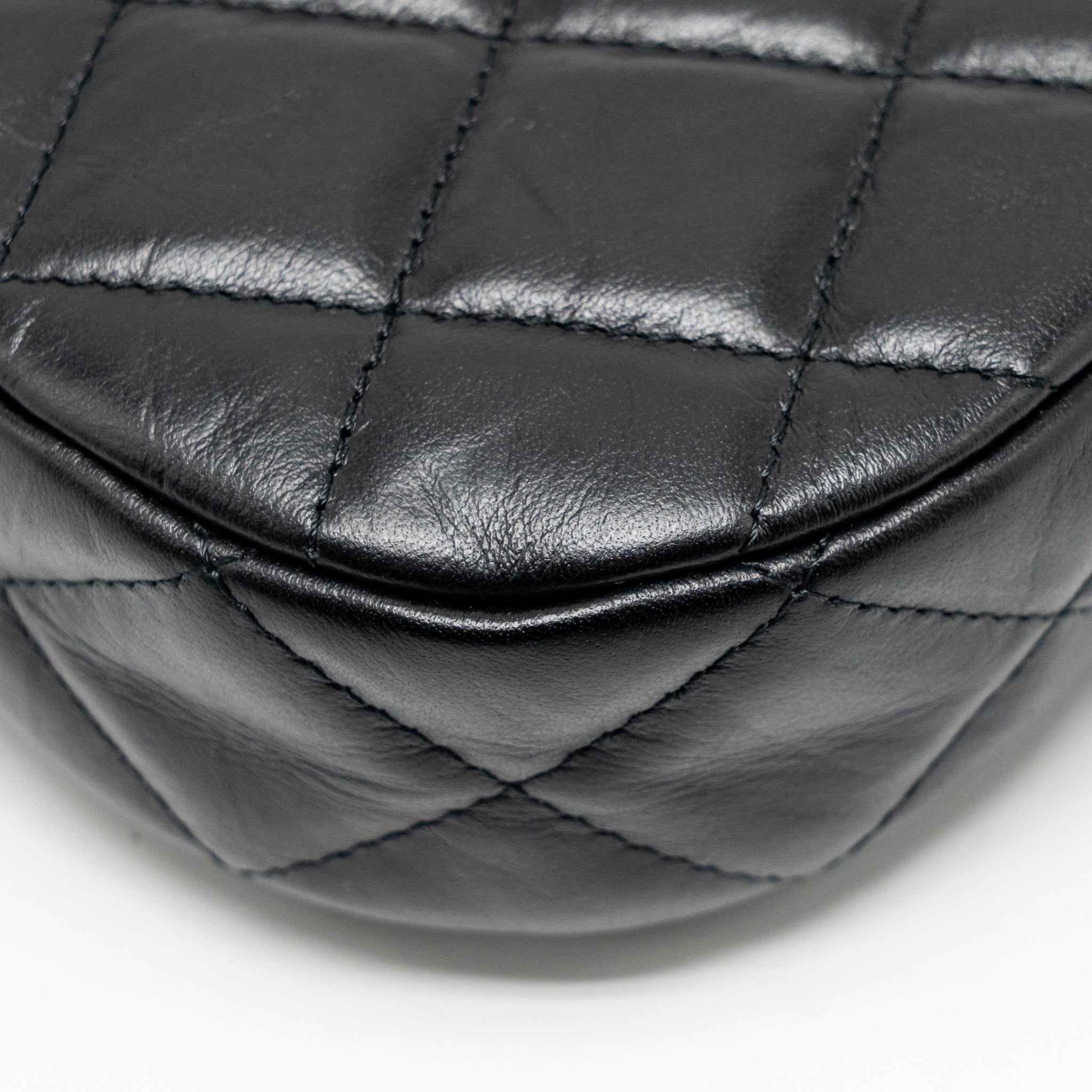 chanel-23k-small-19-hobo-shoulder-bag-calfskin-black-ghw-microchip-copy