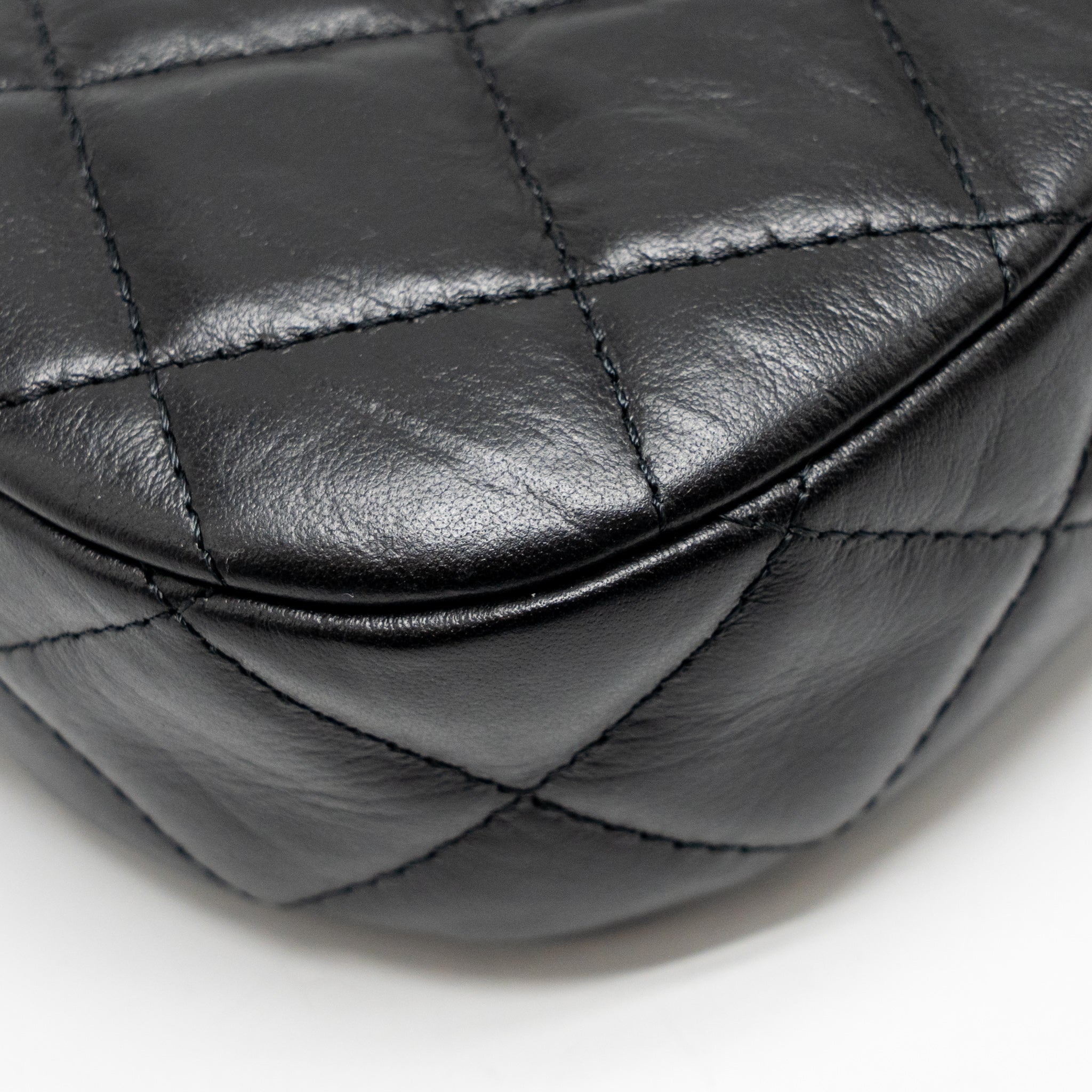 chanel-23k-small-19-hobo-shoulder-bag-calfskin-black-ghw-microchip-copy