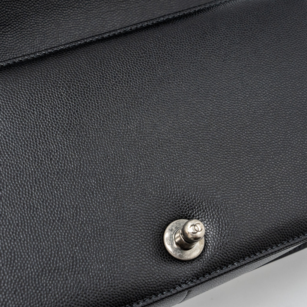 chanel-medium-boy-bag-caviar-black-ruthenium-silver-hardwaremicrochip