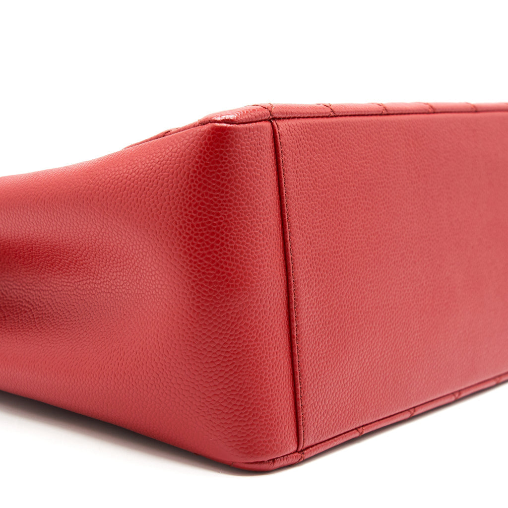 chanel-grand-shopping-tote-caviar-red-with-shw