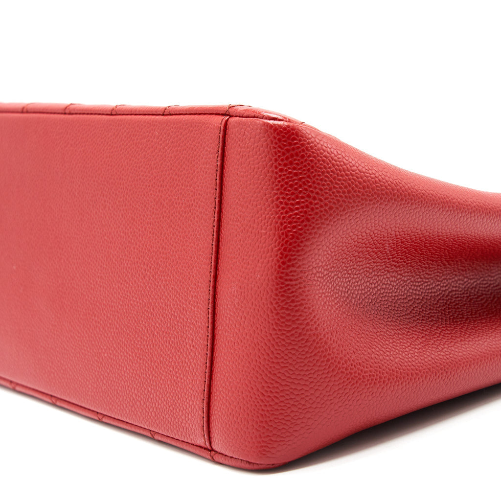 chanel-grand-shopping-tote-caviar-red-with-shw