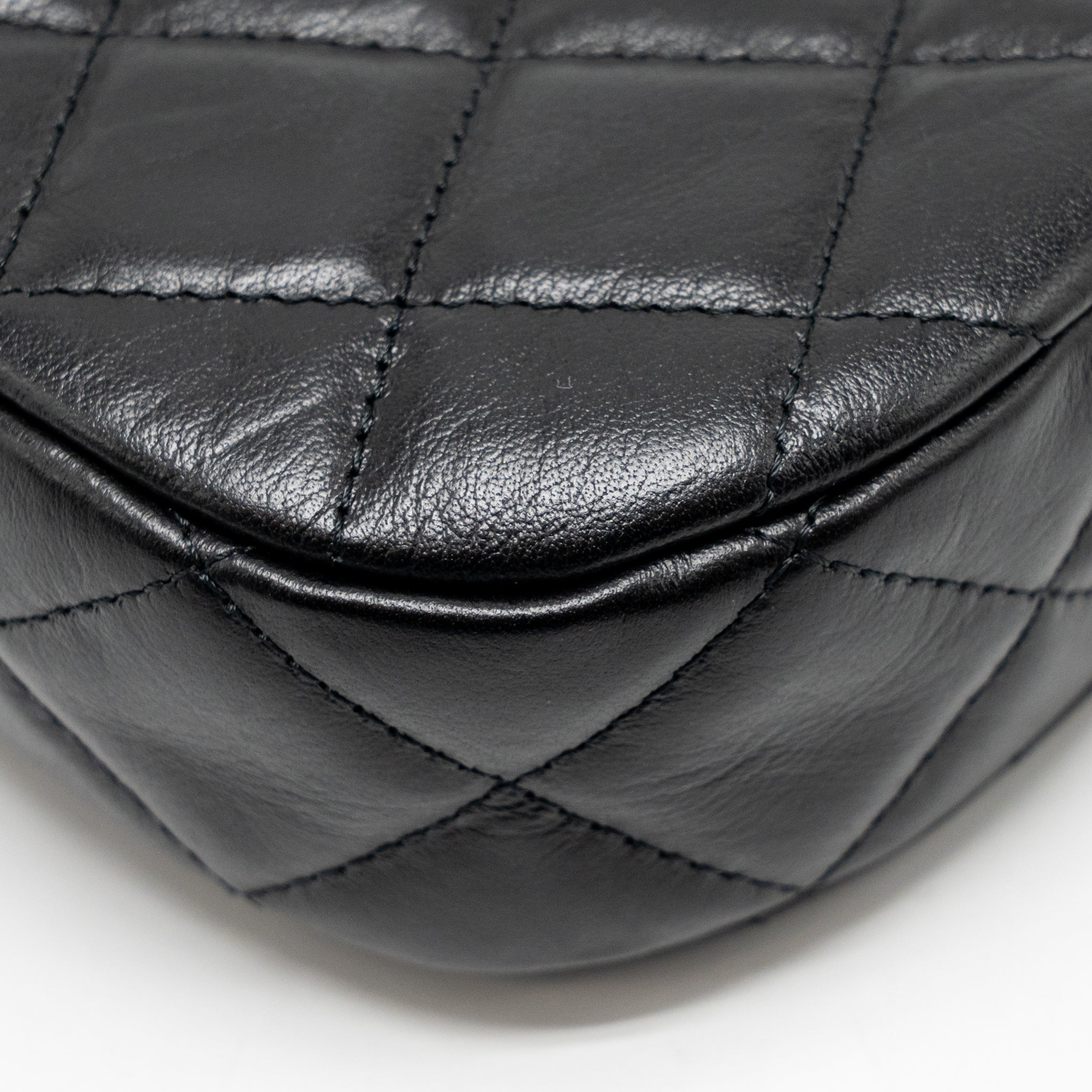 chanel-23k-small-19-hobo-shoulder-bag-calfskin-black-ghw-microchip-copy