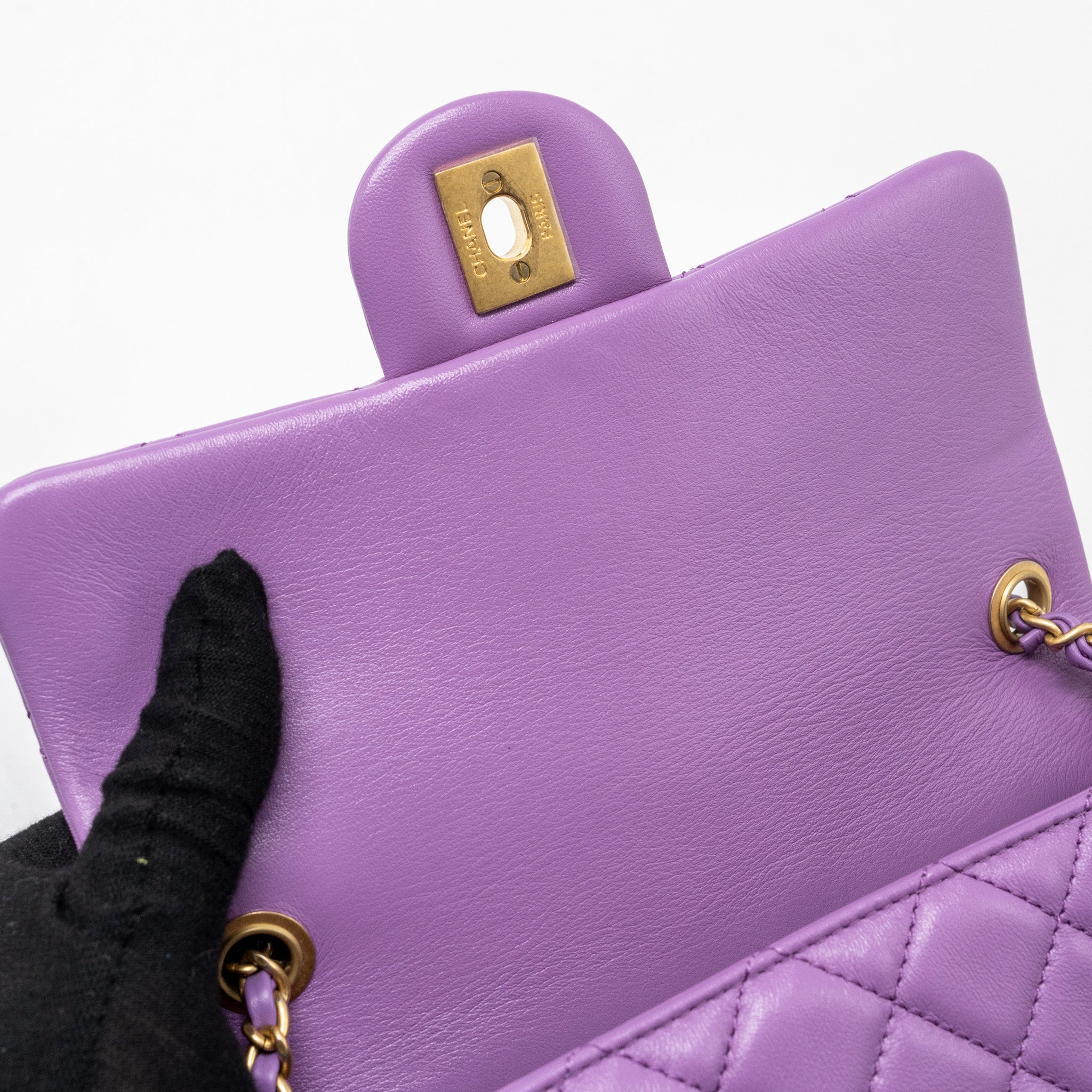 chanel-22s-pearl-crush-mini-rectangular-flap-bag-lambskin-purple-ghwmicrochip